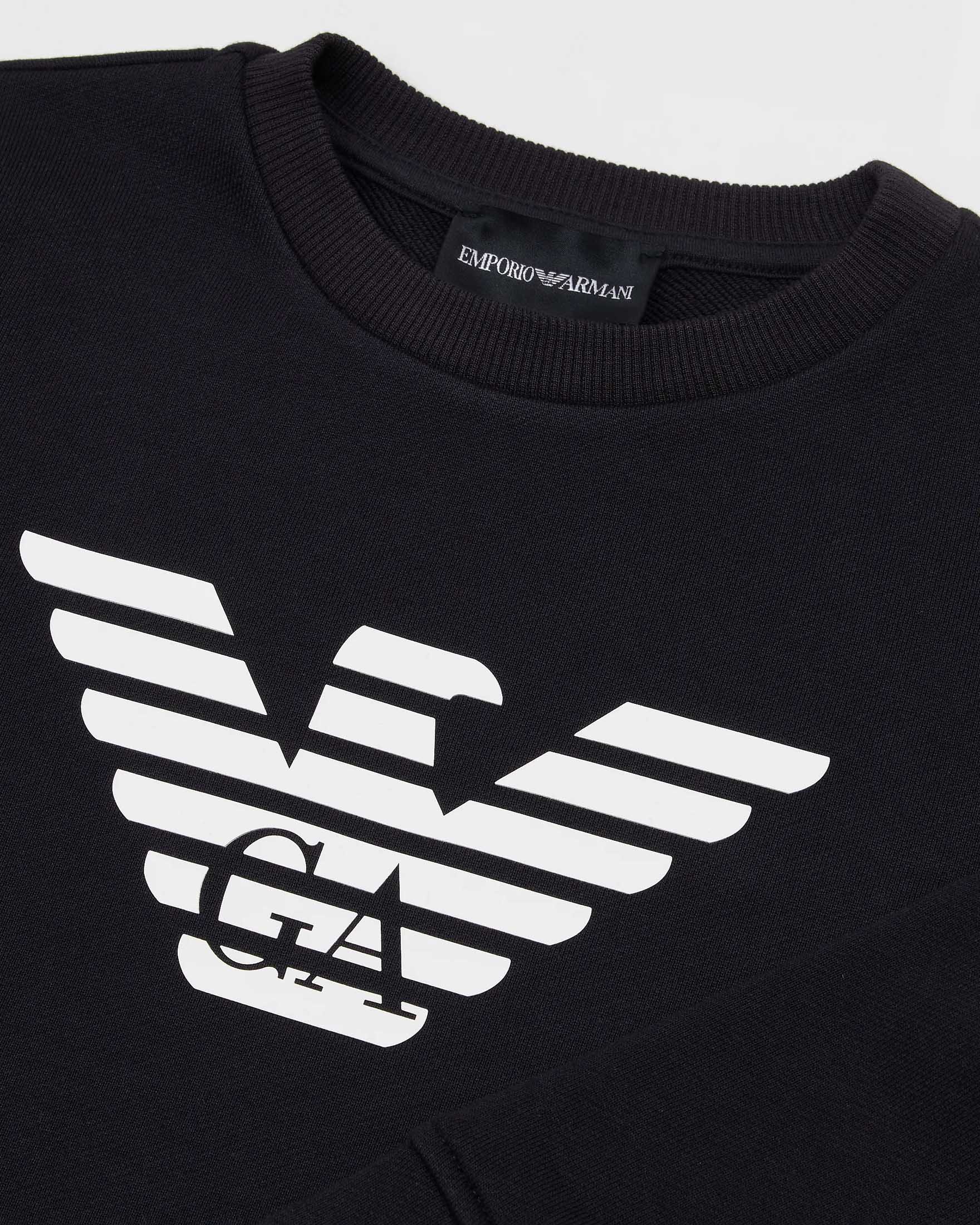 Felpa blu girocollo Emporio Armani Junior in misto modal e cotone con logo aquila bianco 