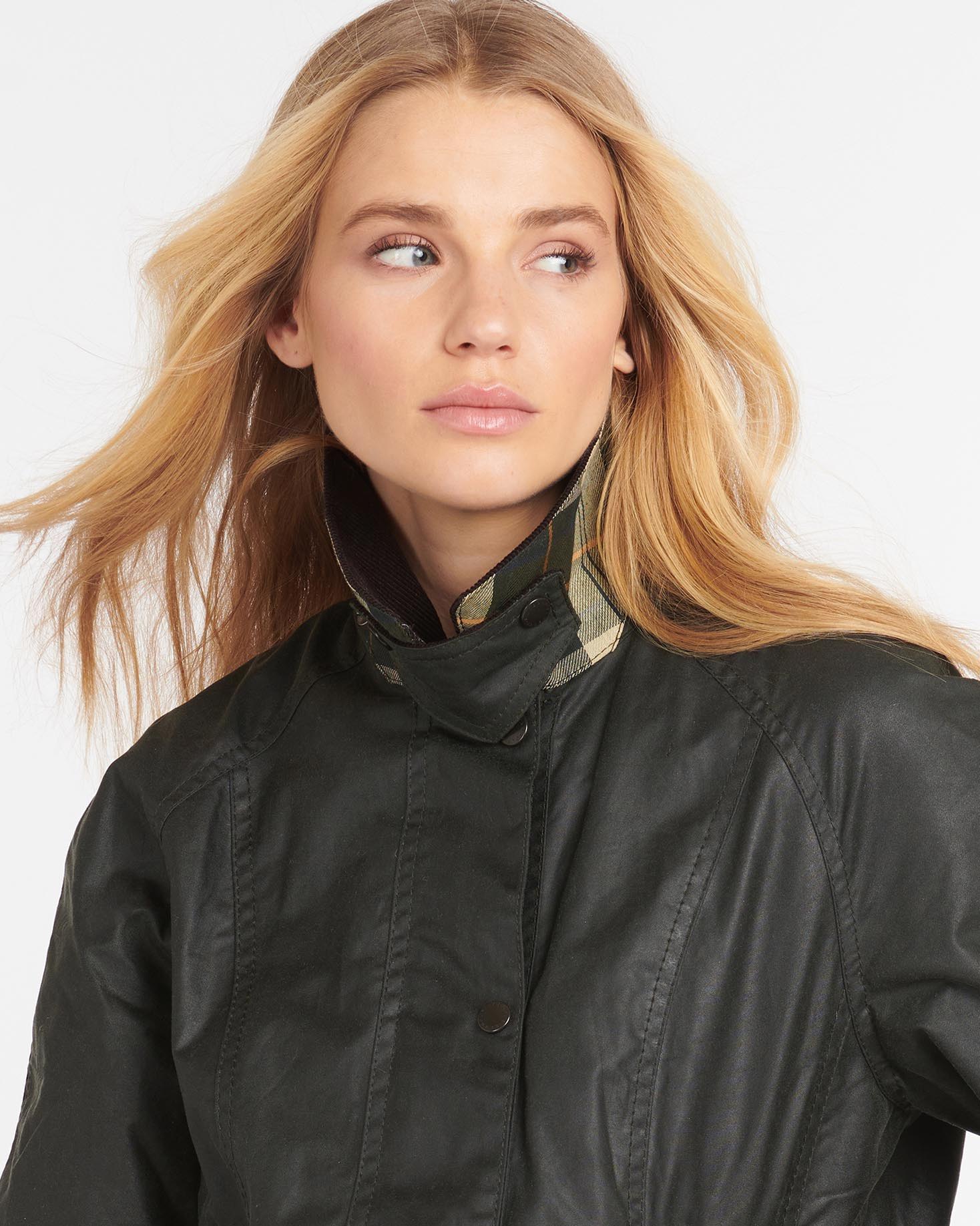 Giacca Barbour Classic Beadnell verde militare in cotone cerato e colletto in velluto a costine