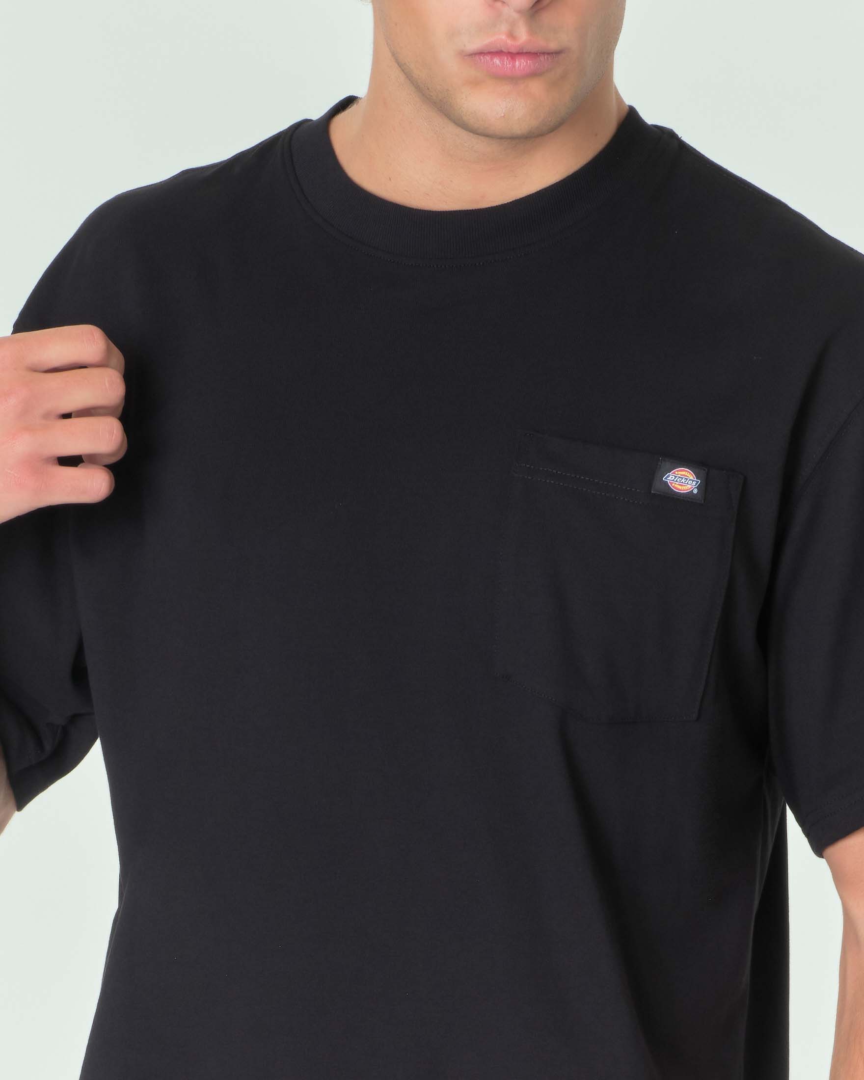 T-shirt nera Dickies mezza manica in puro cotone con taschino sul petto image