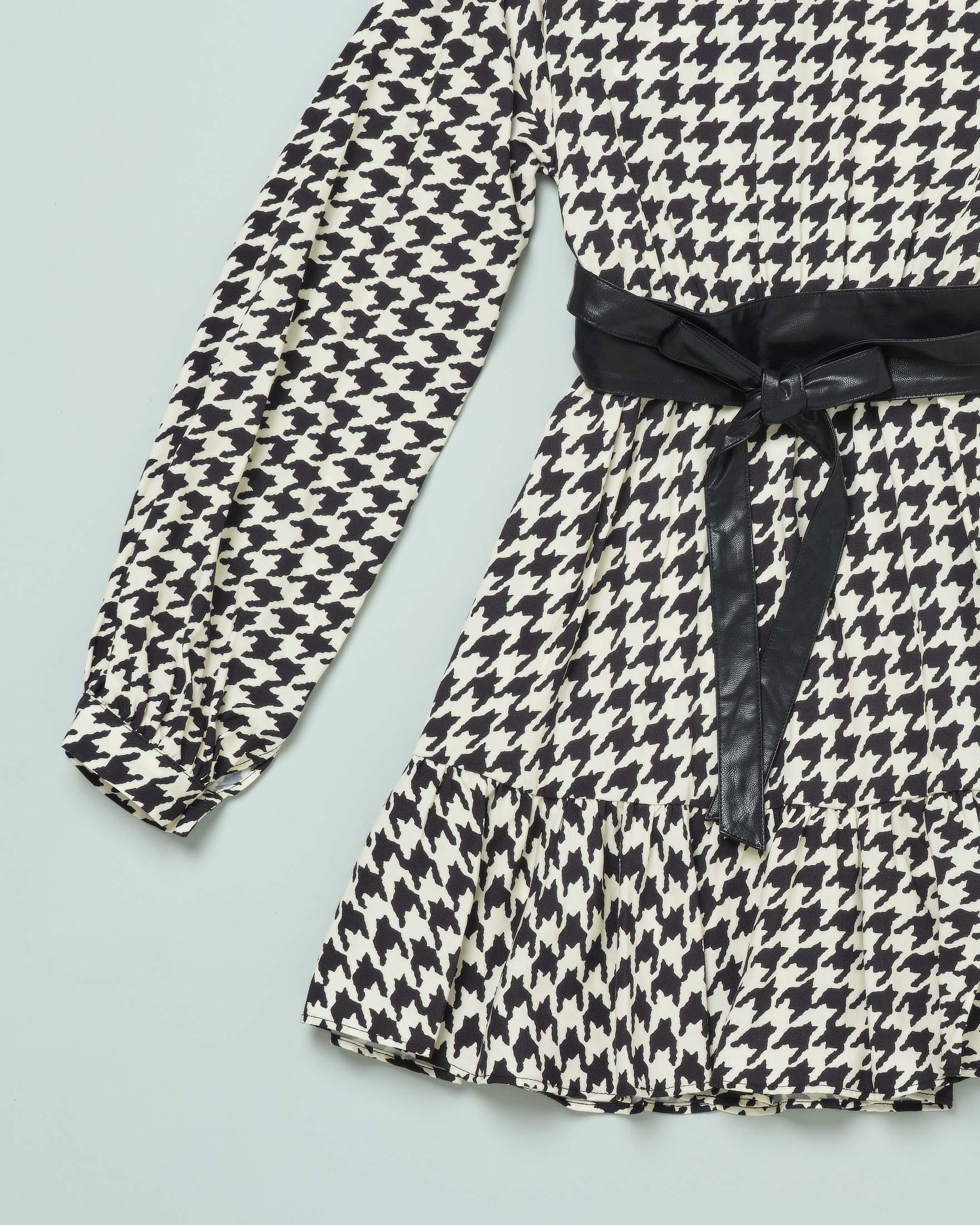 Abito in pied de coque bianco e nero a manica lunga 40-44 image