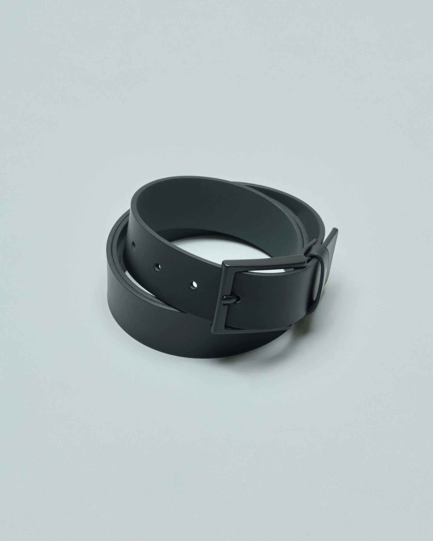 Cintura Timon nera in pelle con fibbia in tono