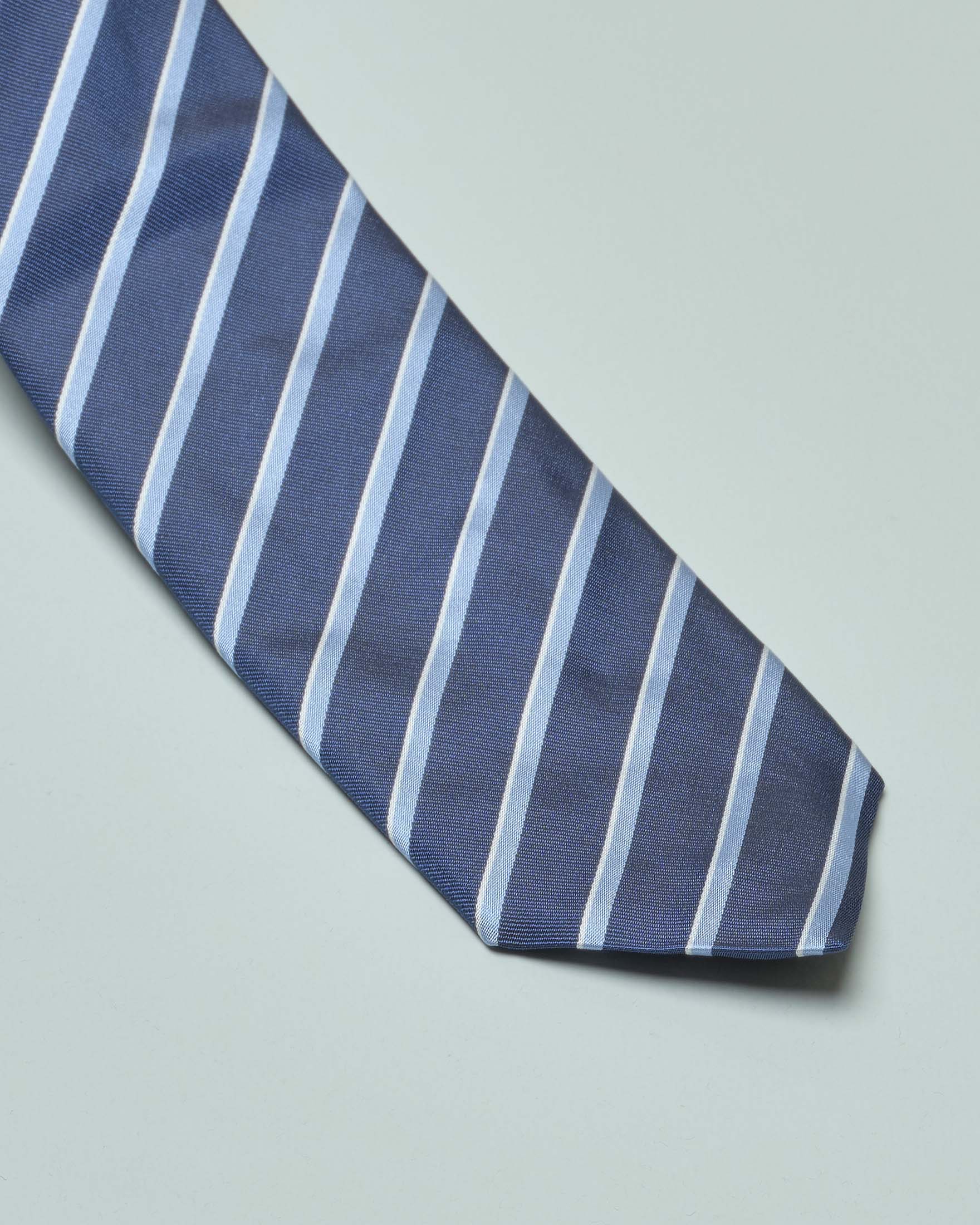 Cravatta regimental blu e azzurra in pura seta image