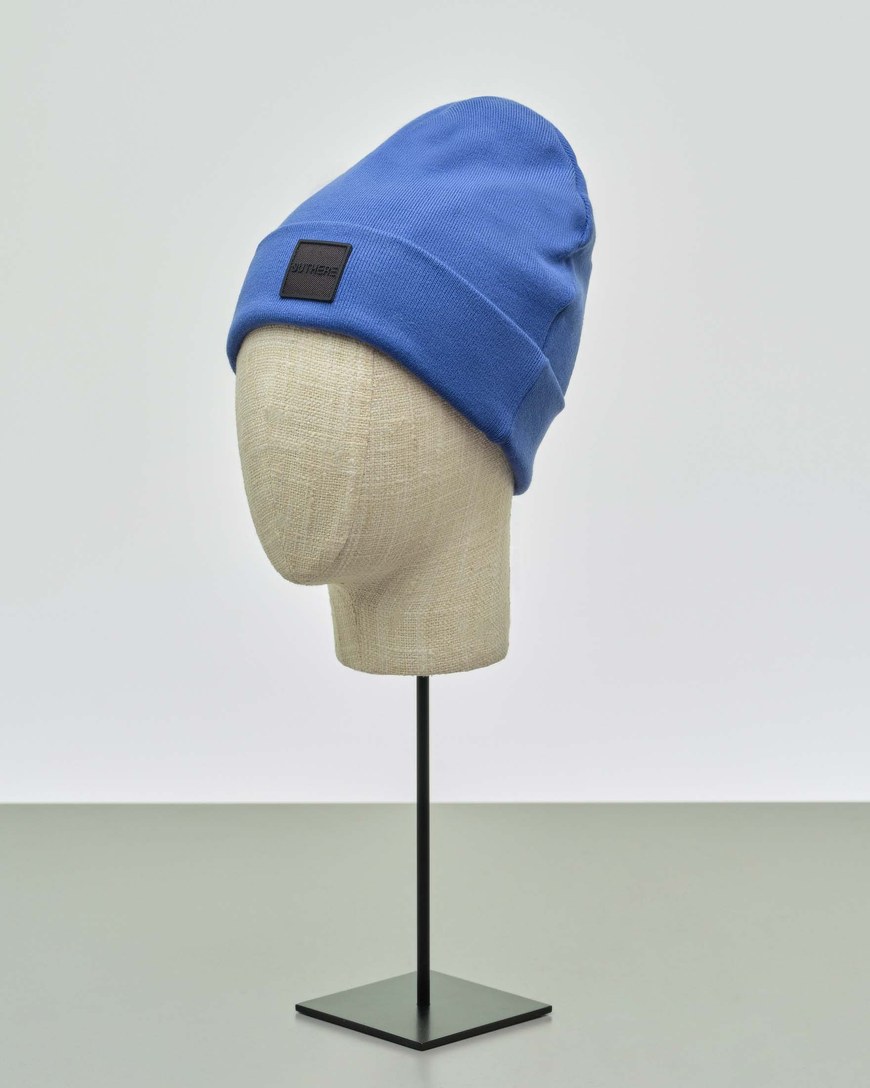 Berretto blu royal in misto viscosa con risvolto e patch porta logo