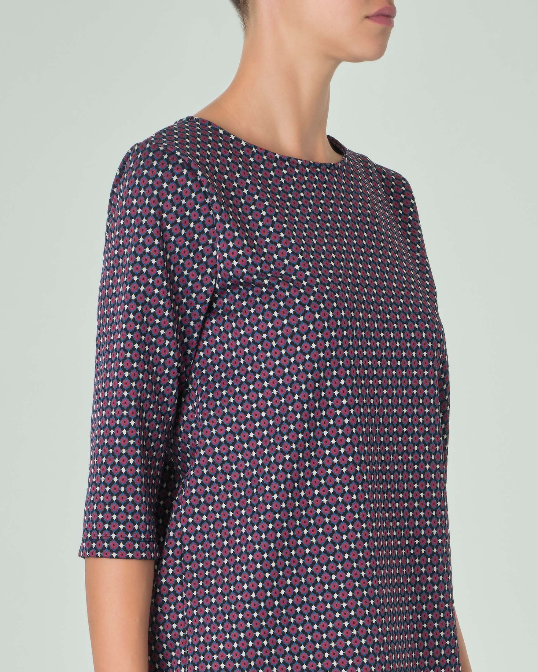 Abito corto in tessuto stretch a microfantasia ciclamino e nero con maniche tre quarti image