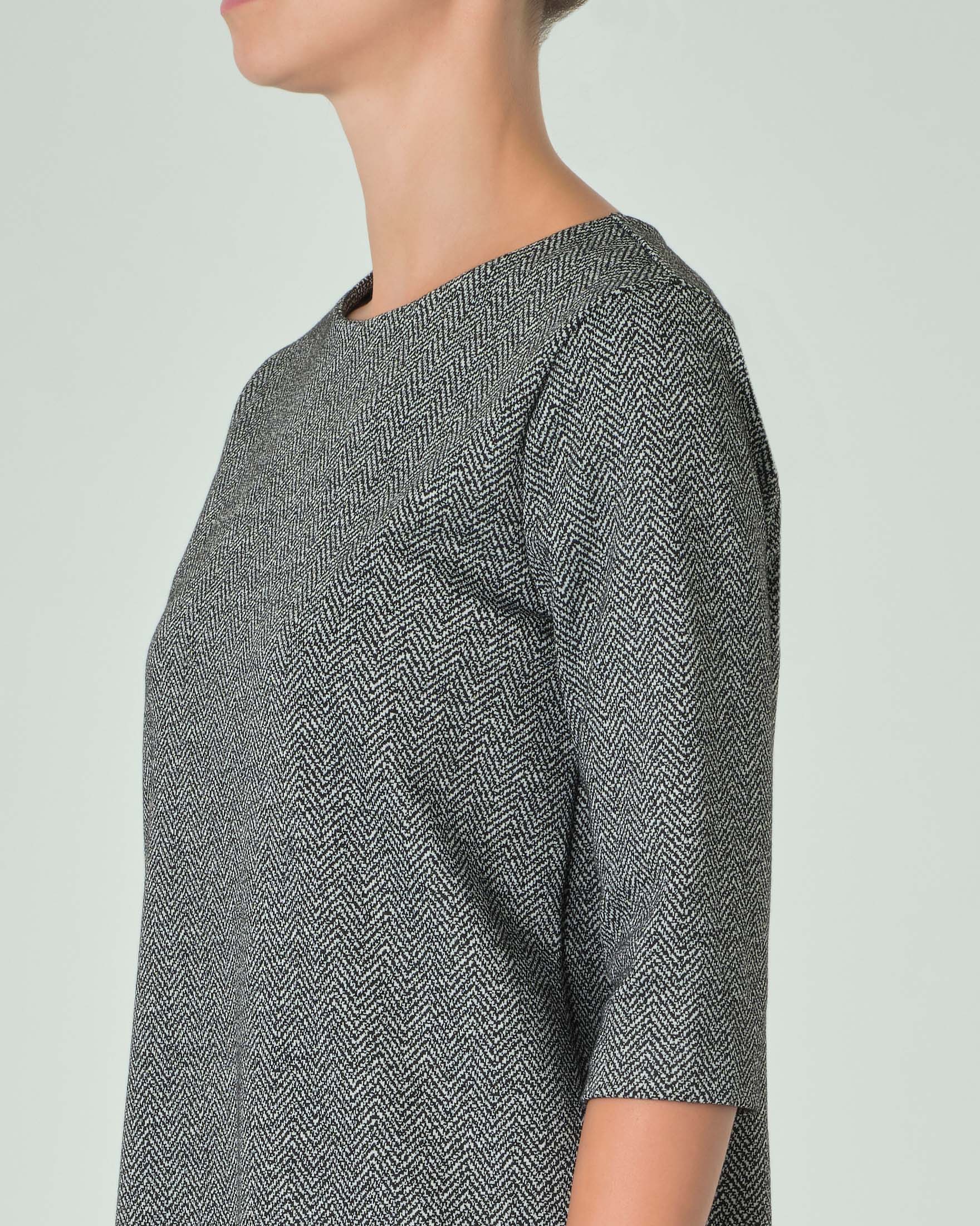 Abito corto in misto viscosa stretch a fantasia sale e pepe con maniche tre quarti image