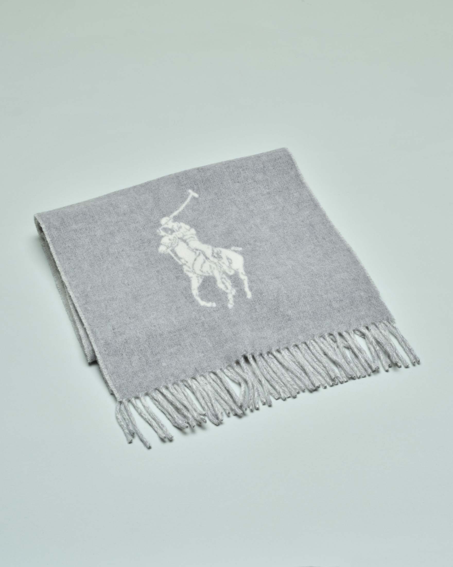 Sciarpa grigia e avorio con frange applicate e maxi logo sul davanti