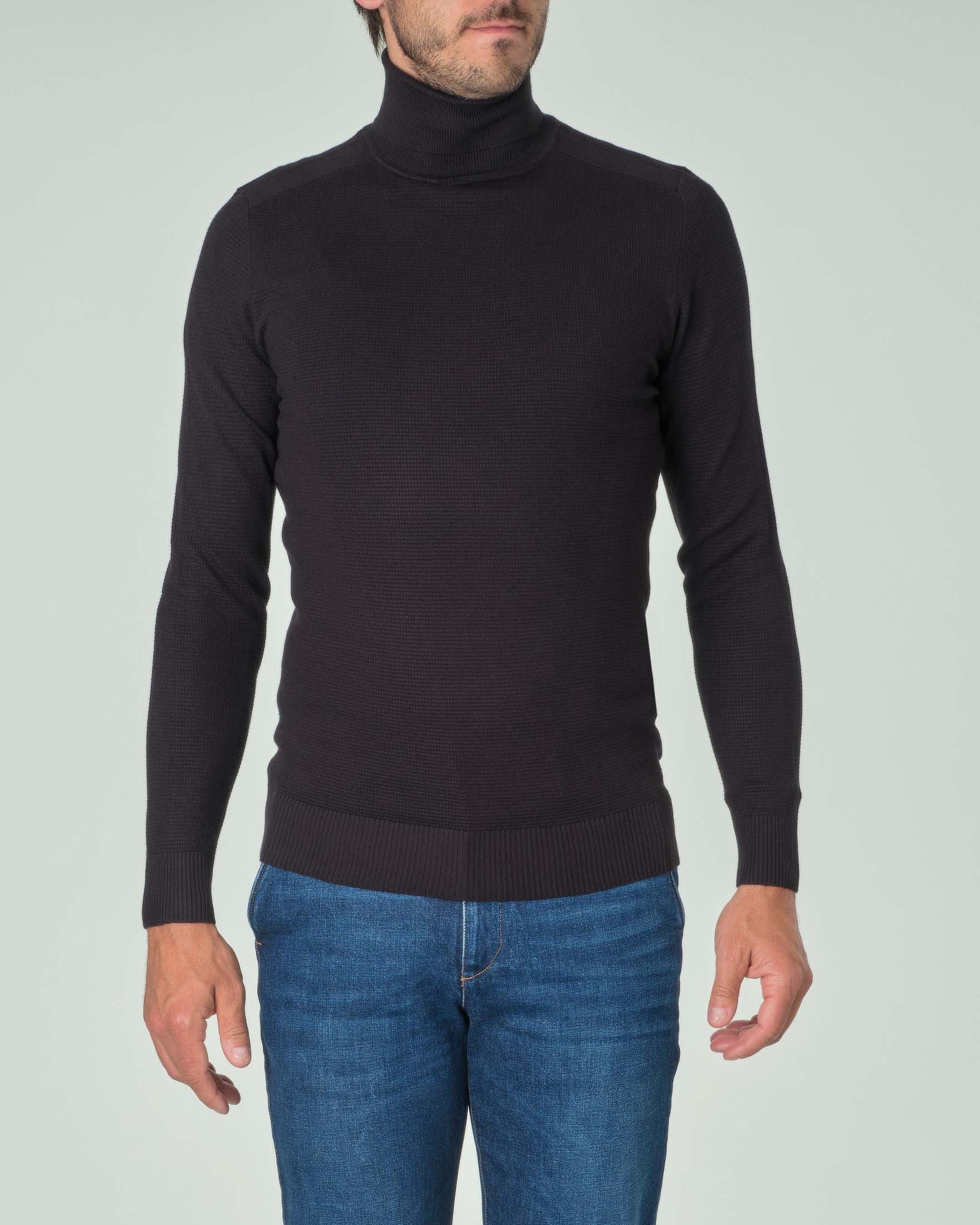 Dolcevita nero in viscosa micro armatura