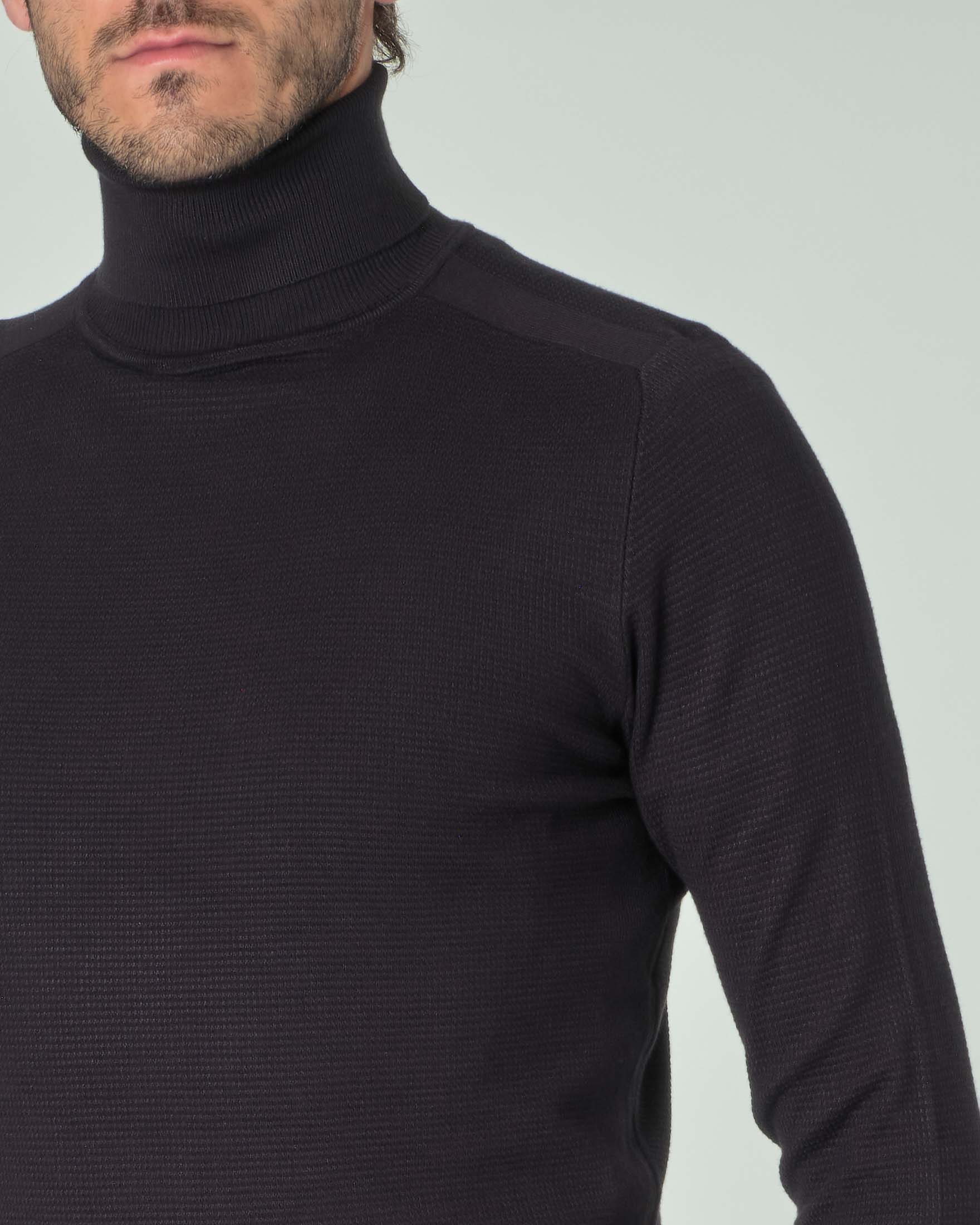 Dolcevita nero in viscosa micro armatura