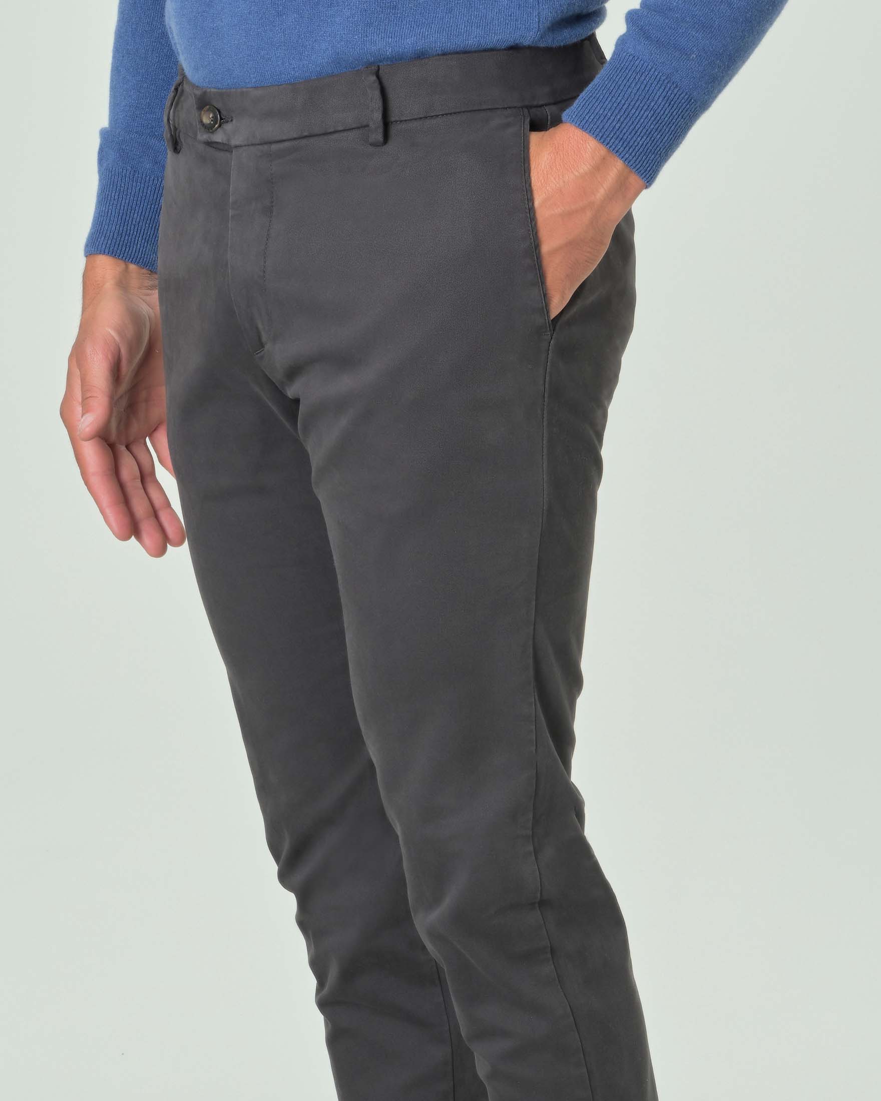 Pantaloni chino grigio antracite in misto cotone e modal stretch