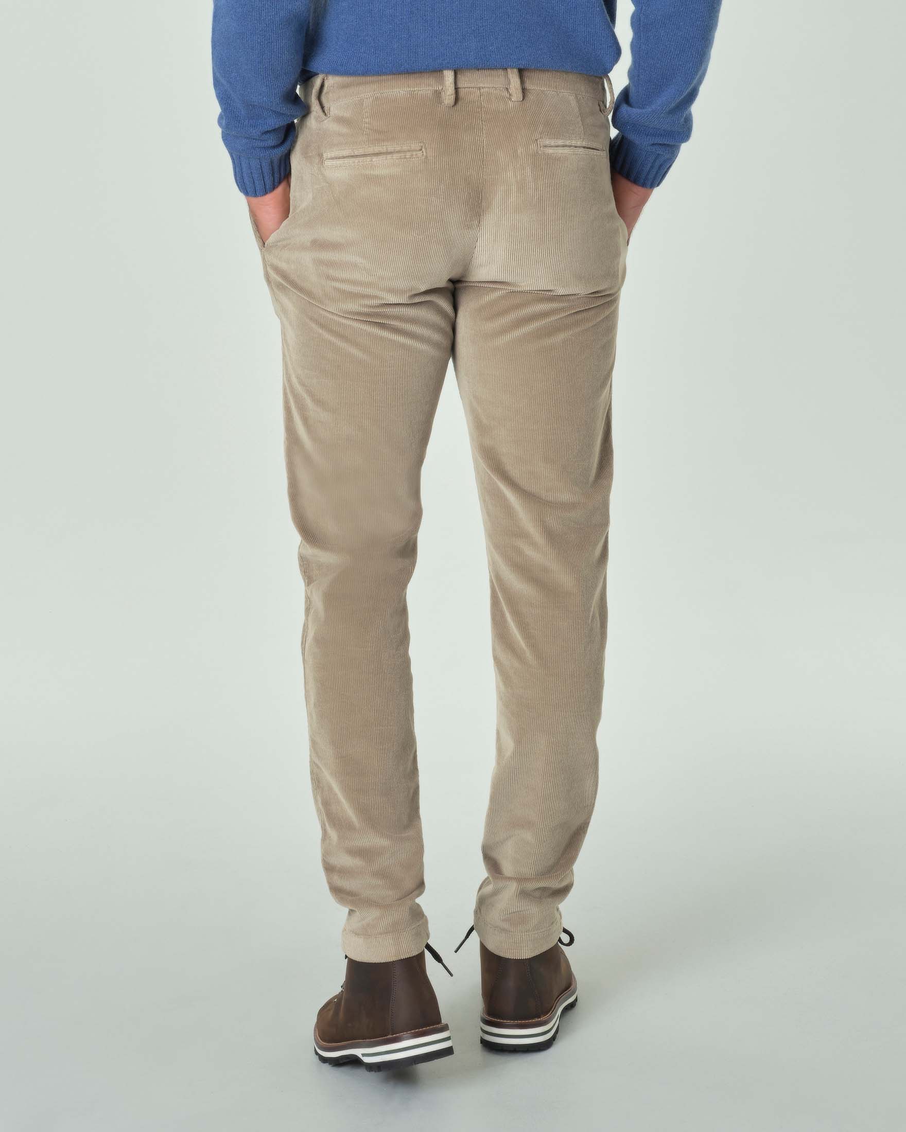 Pantaloni chino beige in velluto di misto cotone e modal stretch