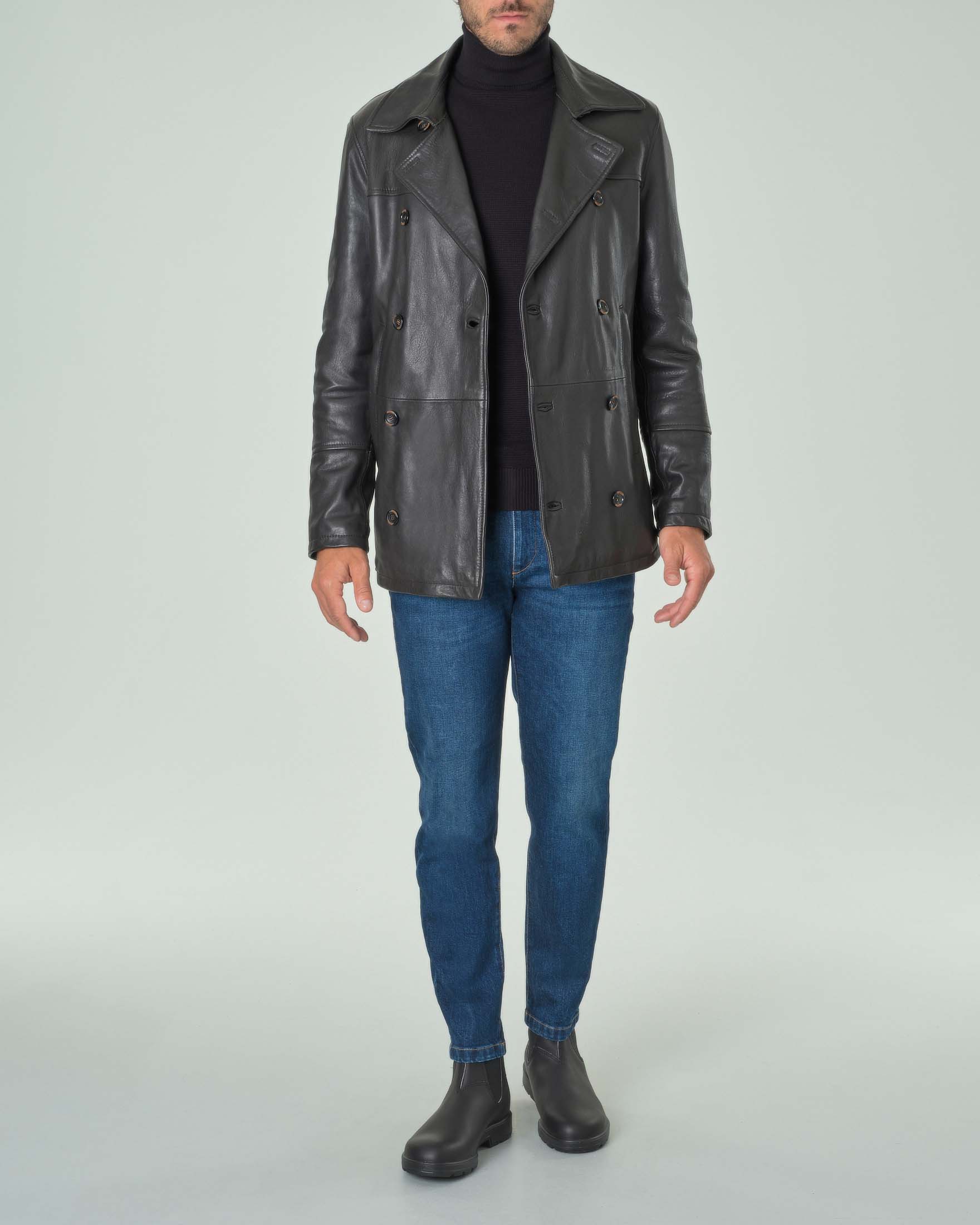 Cappotto doppiopetto nero in pelle image