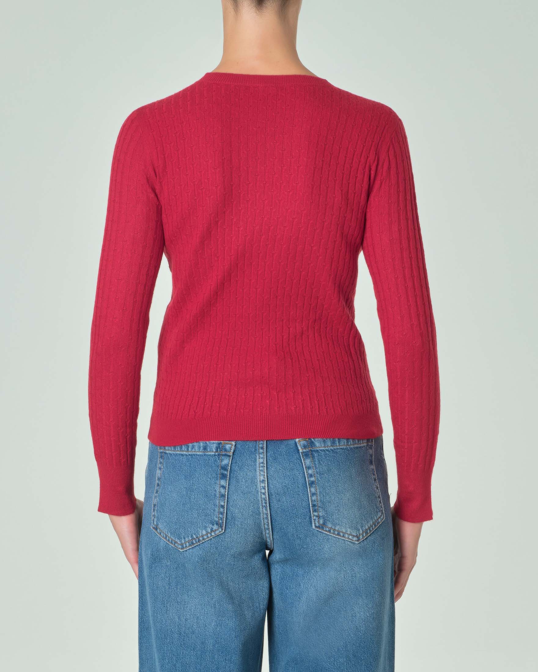 Maglia rossa in misto viscosa e lana lavorata a trecce con applicazione a perle sui polsini