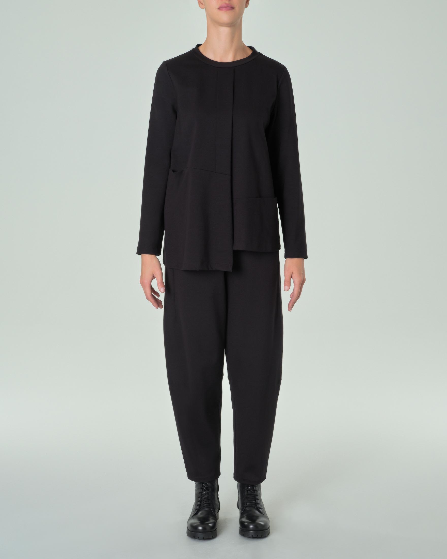 Felpa nera in misto viscosa a punto Milano con dettaglio a pannelli e tasca laterale