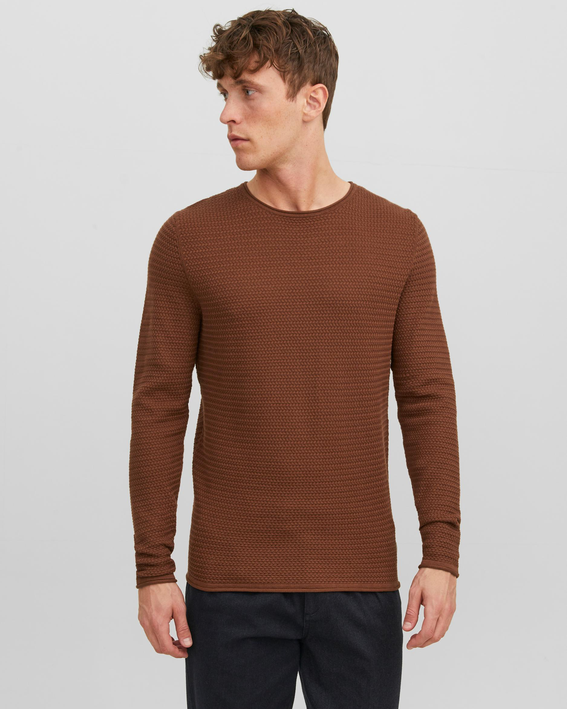 Maglia color caramello in cotone punto canestro con scollo a giro