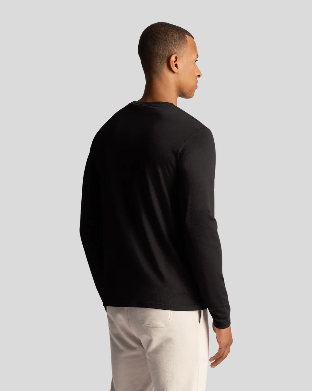 T-shirt manica lunga Lyle & Scott nera in cotone con logo aquila gialla ricamata sul petto image