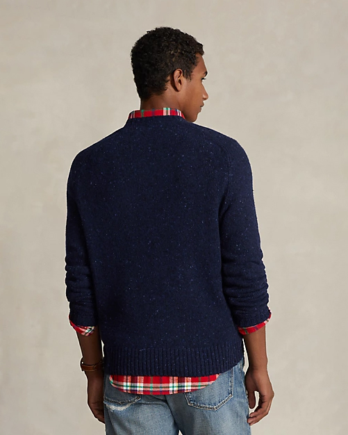 Maglione blu girocollo in misto lana bottonata con manica raglan