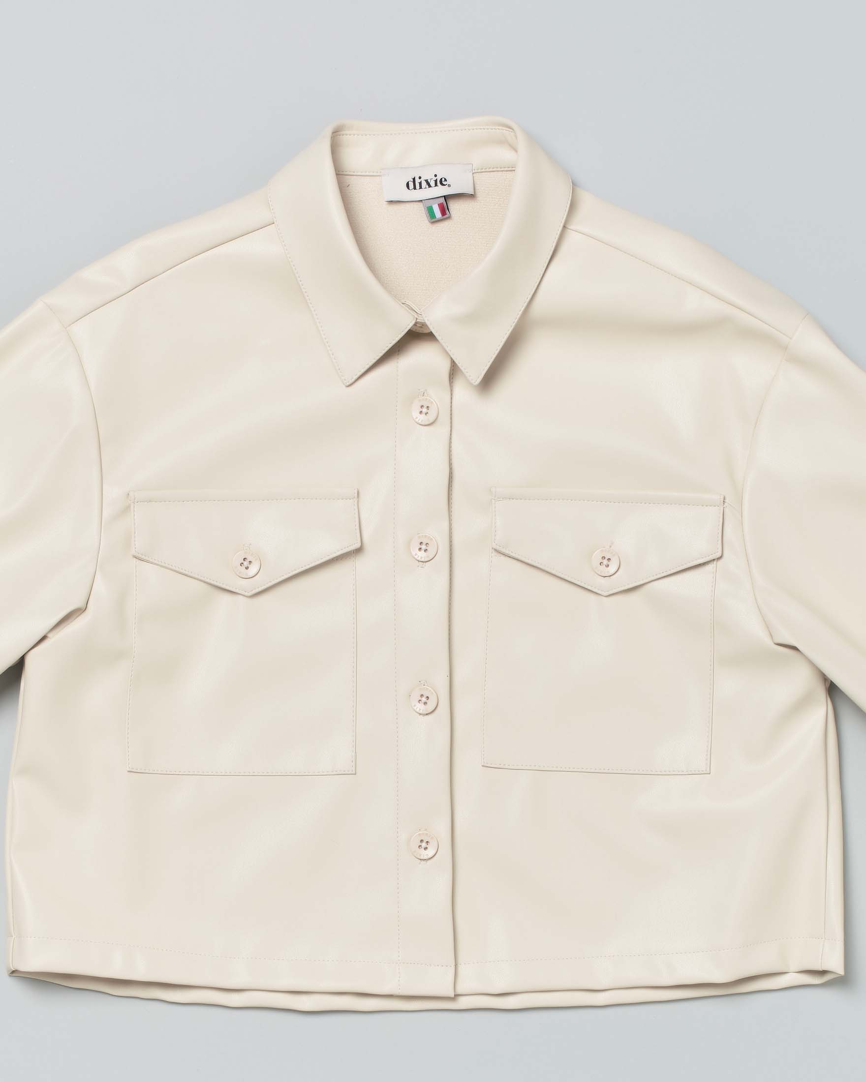 Giacca camicia cropped panna in ecopelle  image