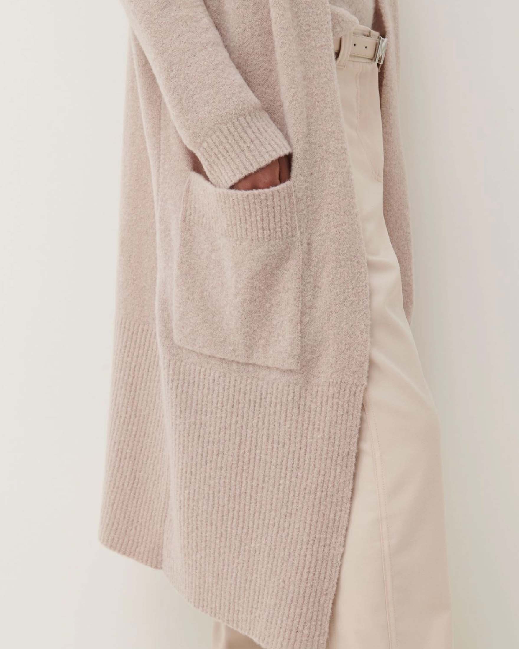 Maxi cardigan color sabbia in misto lana bouclè Linea MONOCHROME