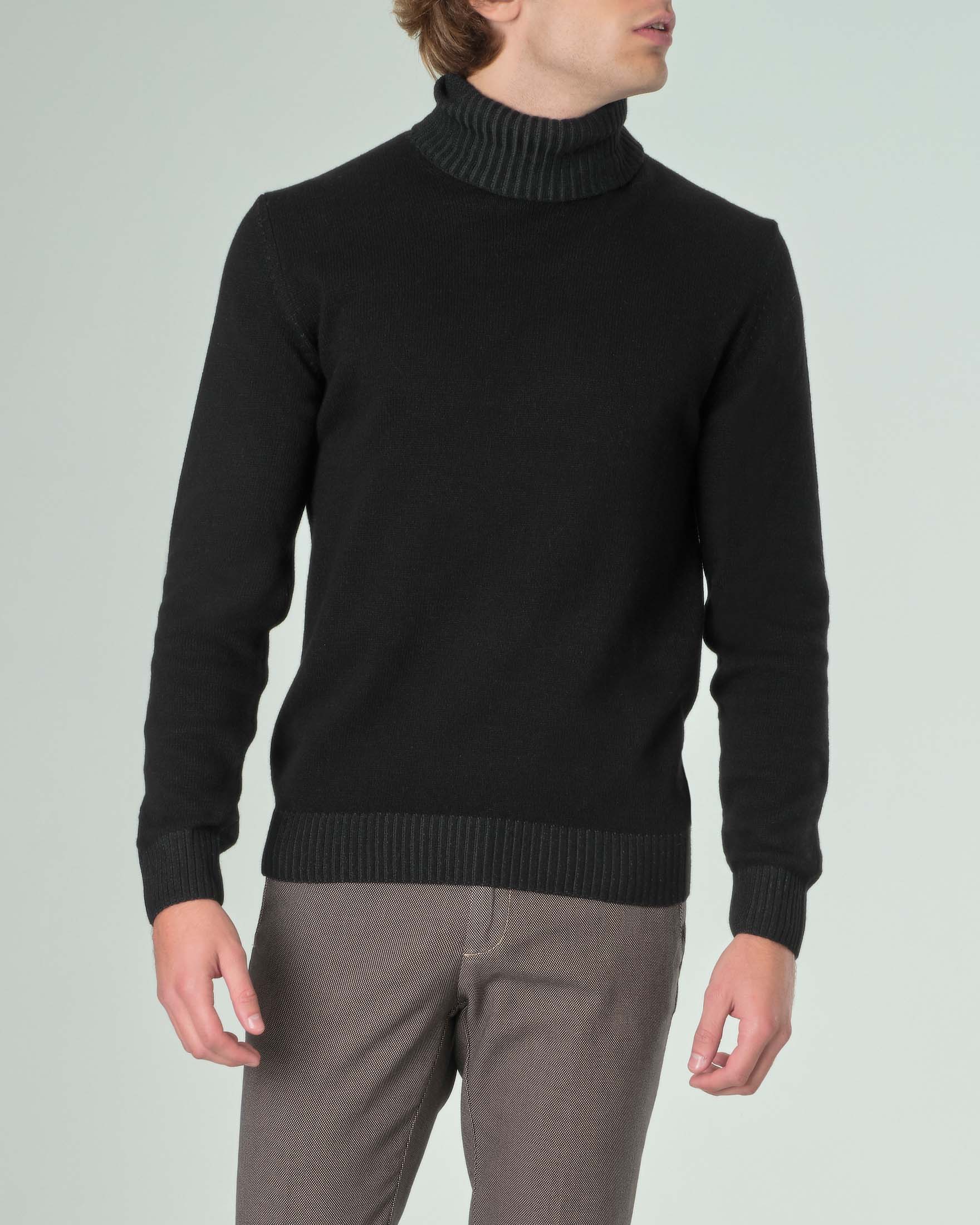 Dolcevita nero in misto lana e cachemire