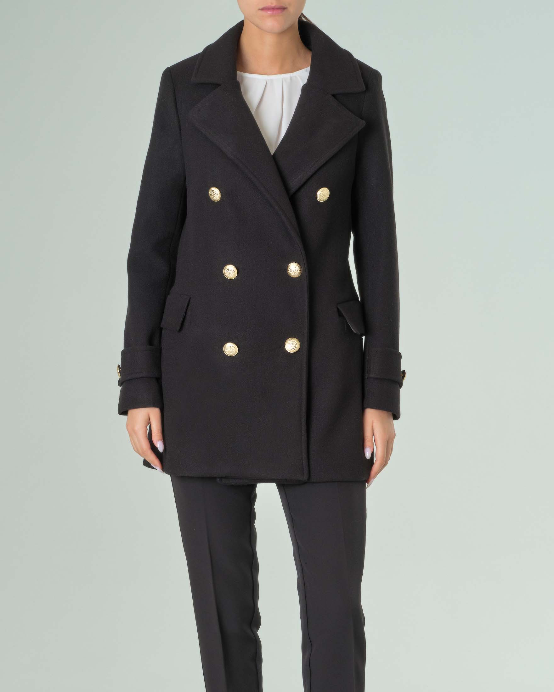 Cappotto doppiopetto nero in panno con bottoni dorati e scollo a
