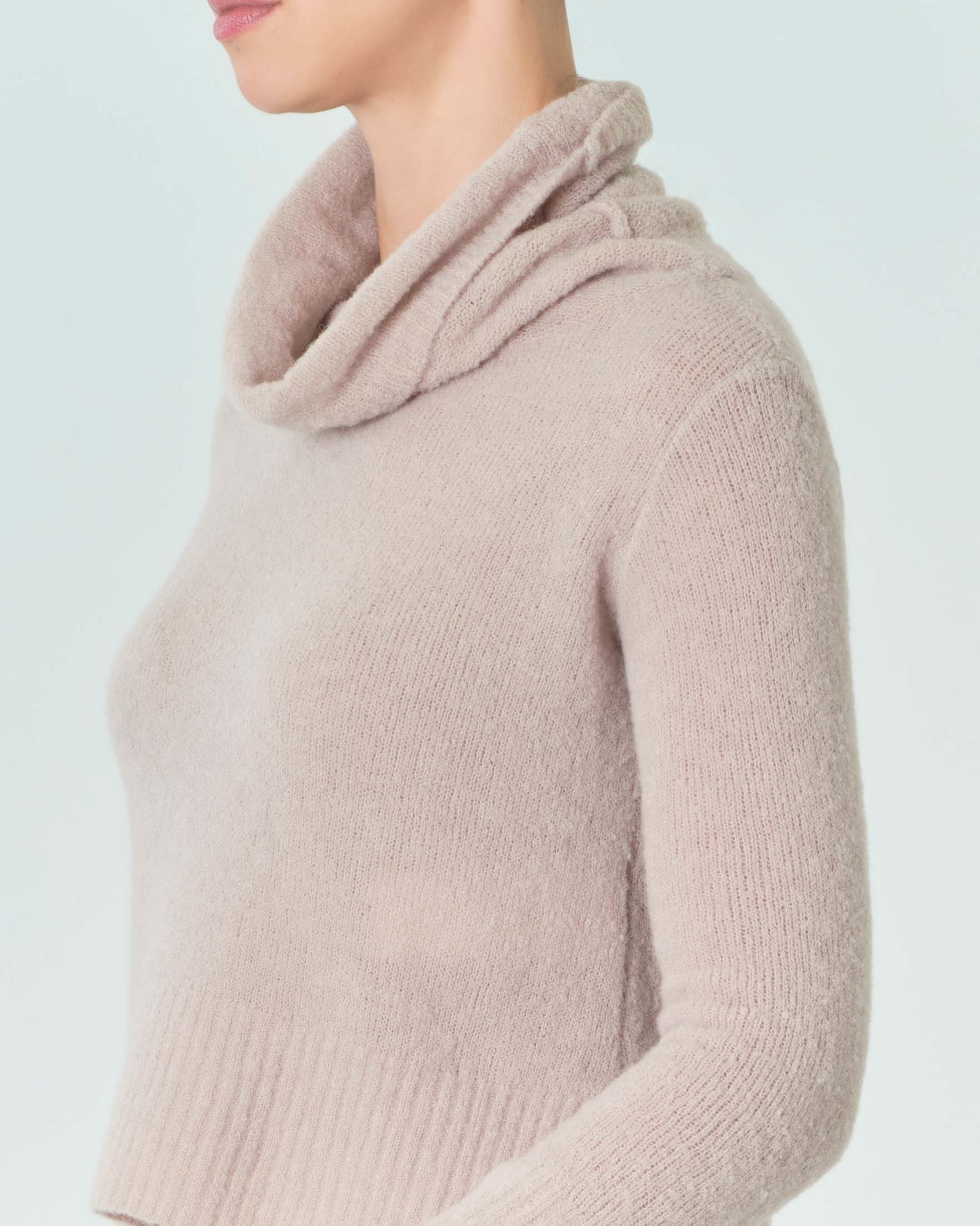 Maglia color sabbia in misto lana bouclè con collo a ciambella Linea MONOCHROME image