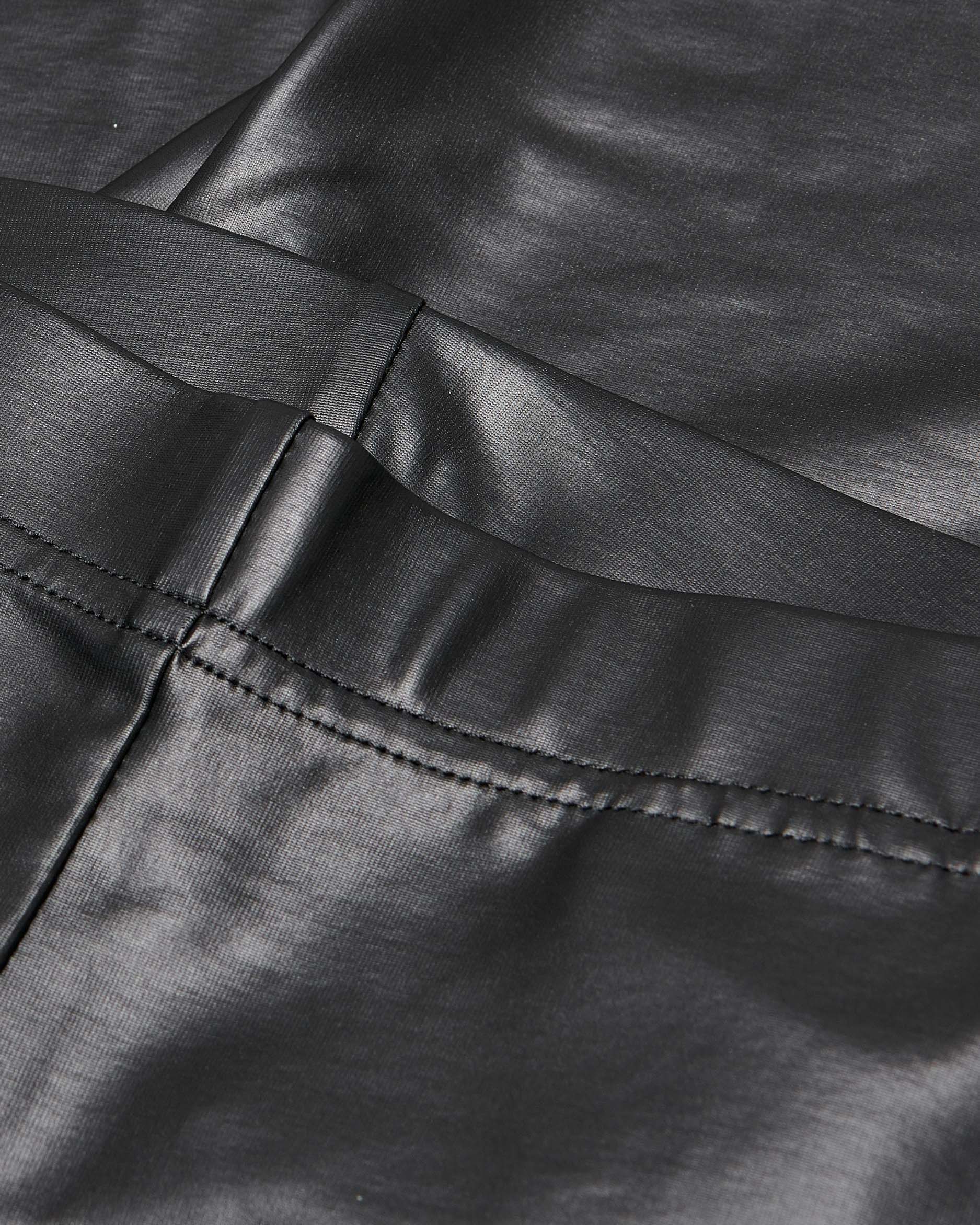 Leggins neri in similpelle stretch con elastico inserito in vita 