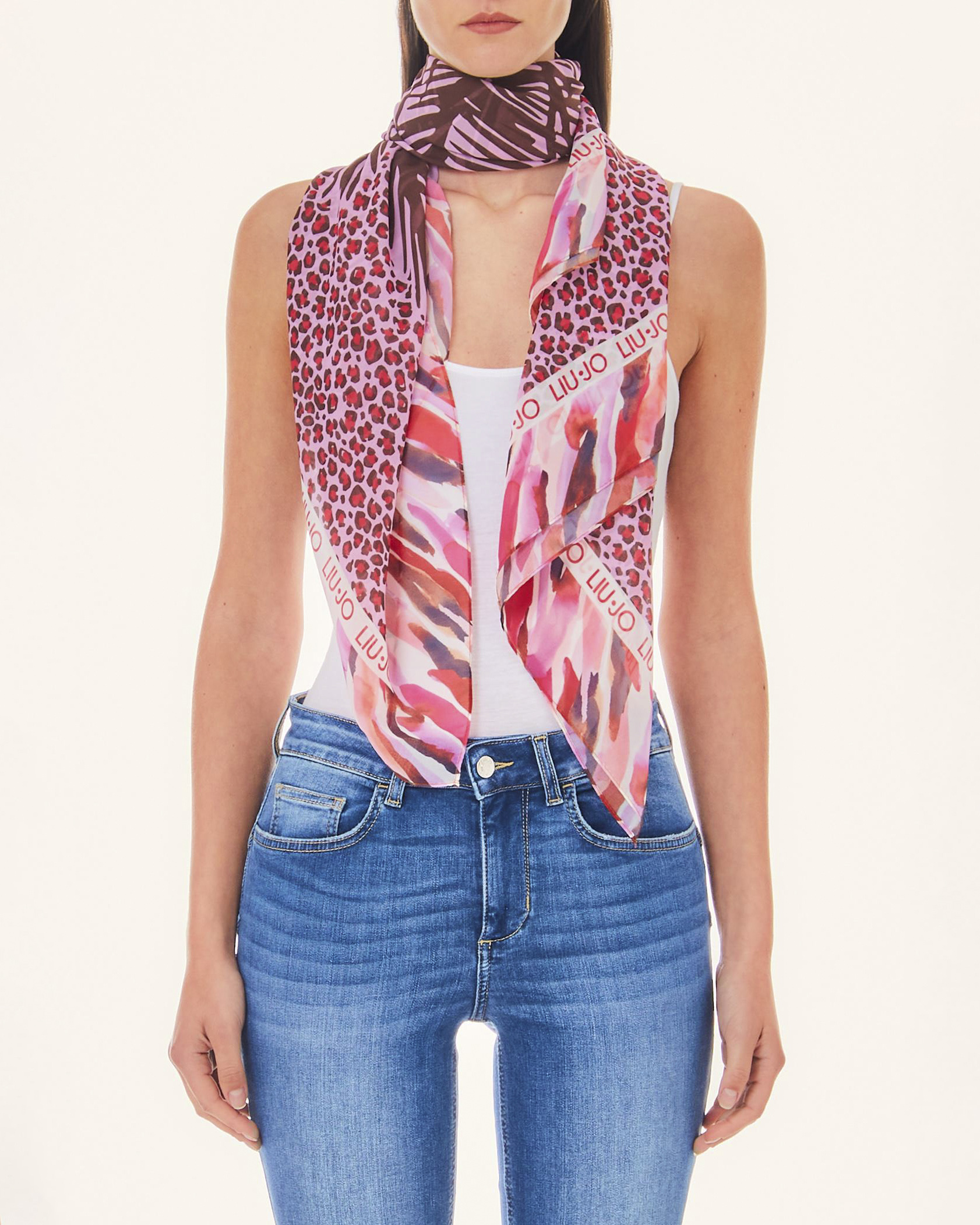 Foulard in chiffon a fantasia animalier rosa con palme e riuquadro esterno a macchie fucsia e marroni image