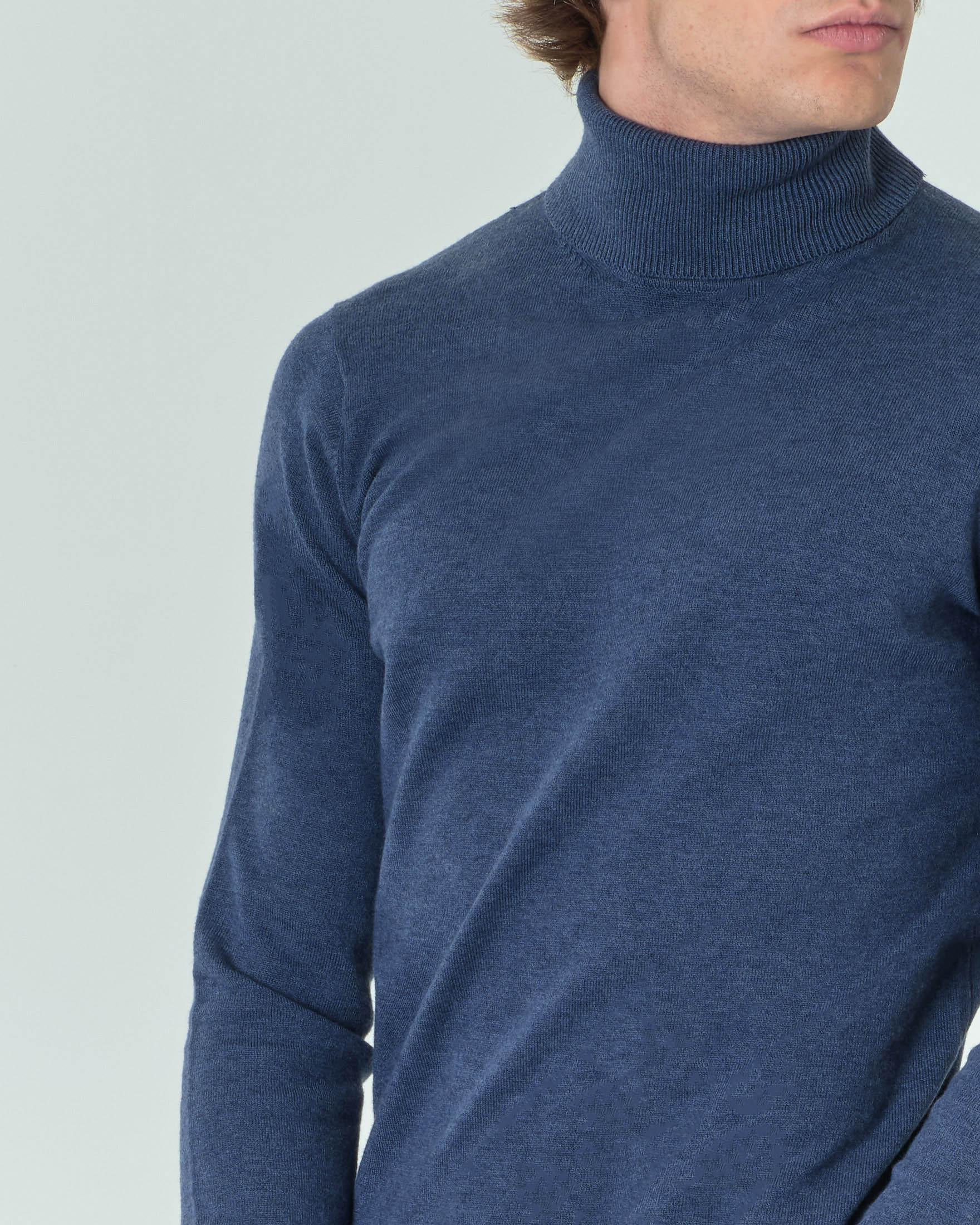 Dolcevita blu indaco tinta unita in misto lana image