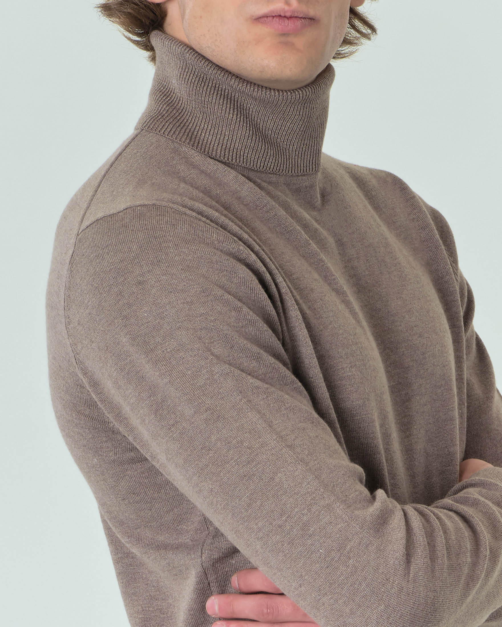 Dolcevita color noce tinta unita in misto lana image