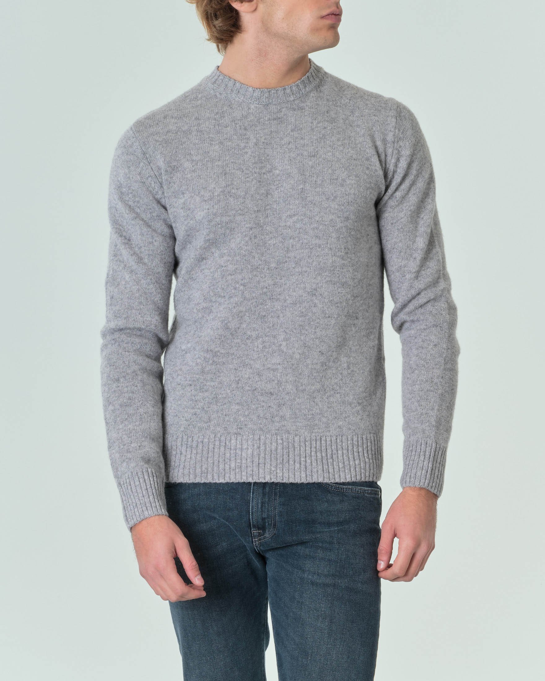 Maglione grigio girocollo in lana finezza 7