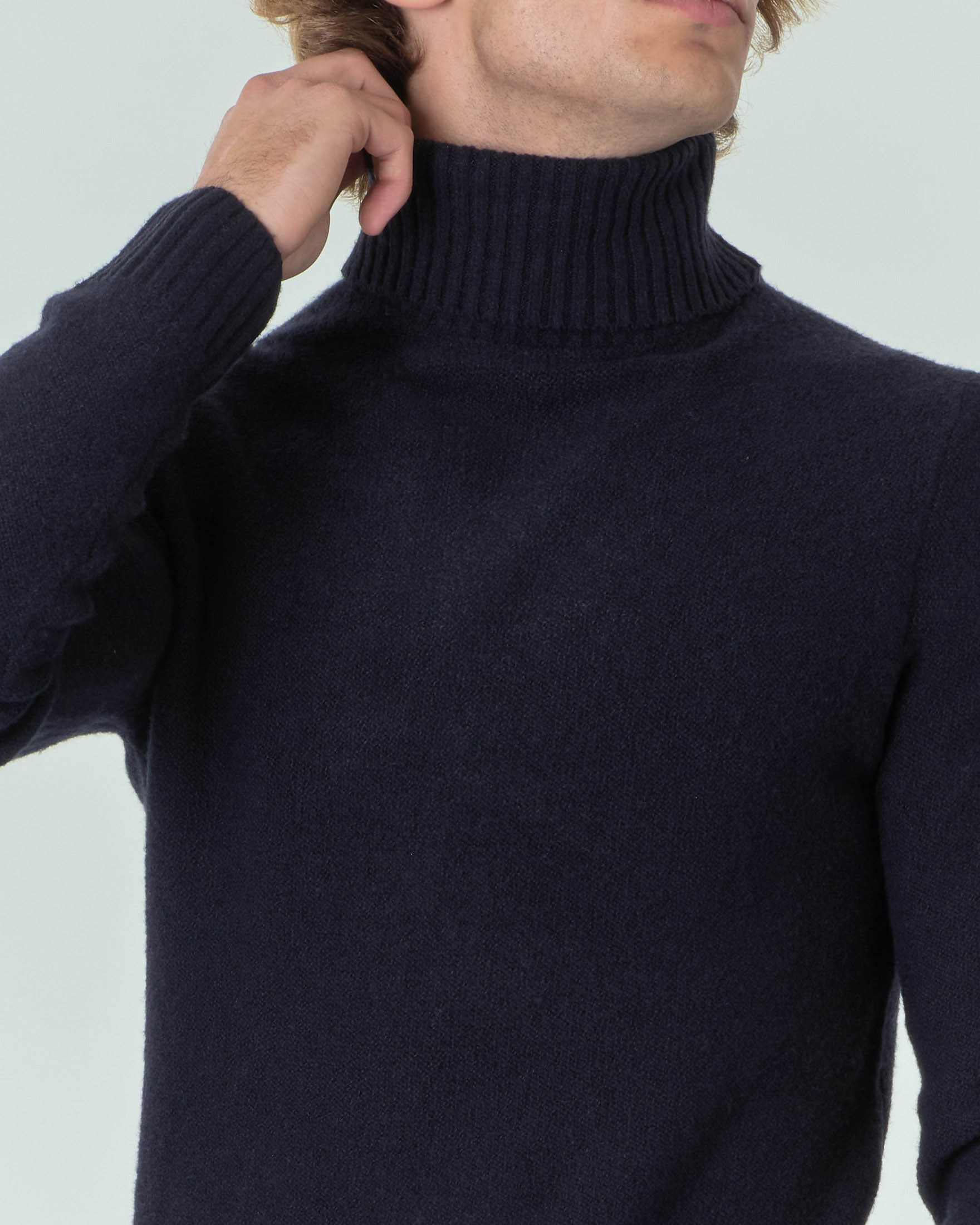 Dolcevita blu in cotone stretch bouclé image