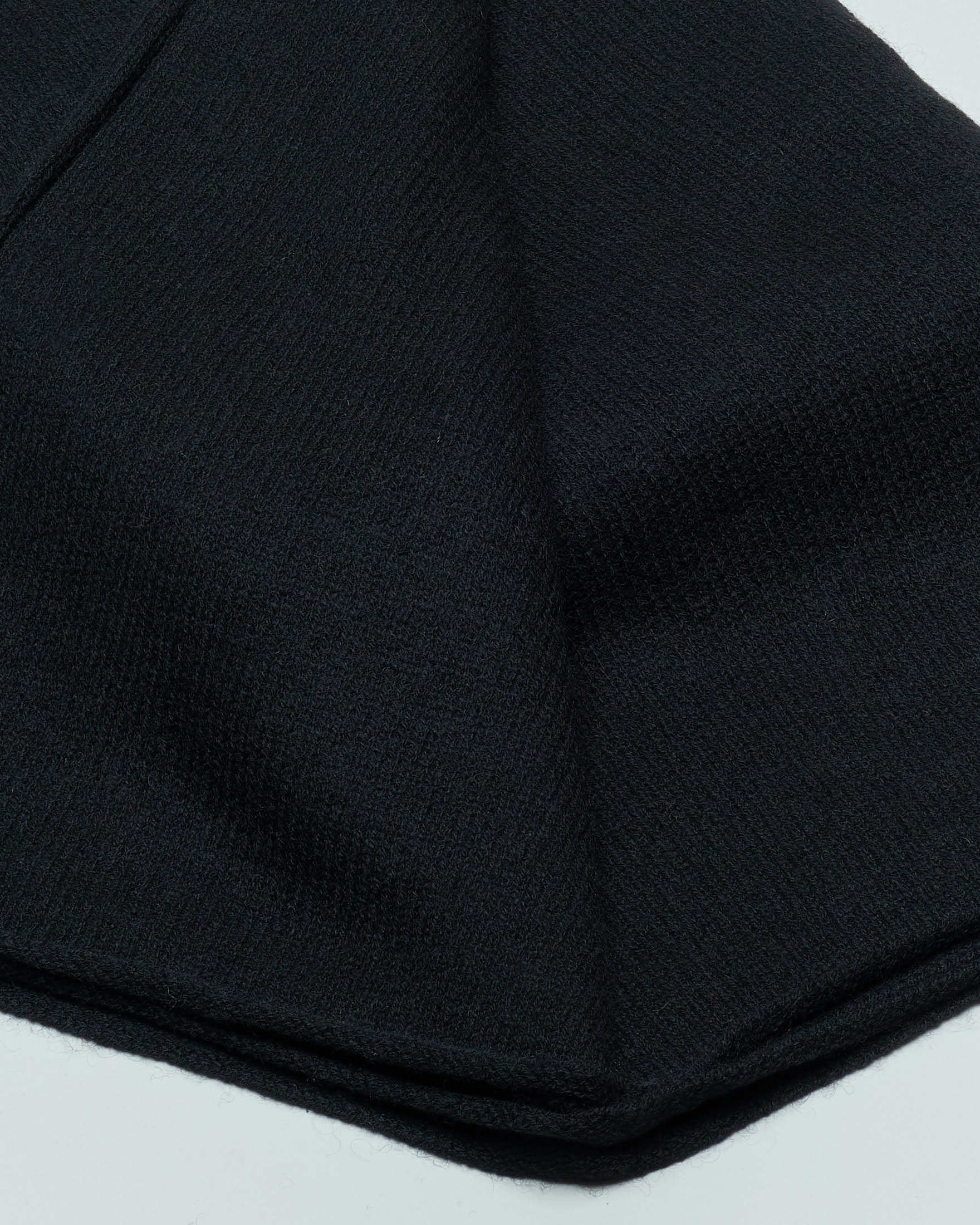 Stola nera in puro cashmere a costine image