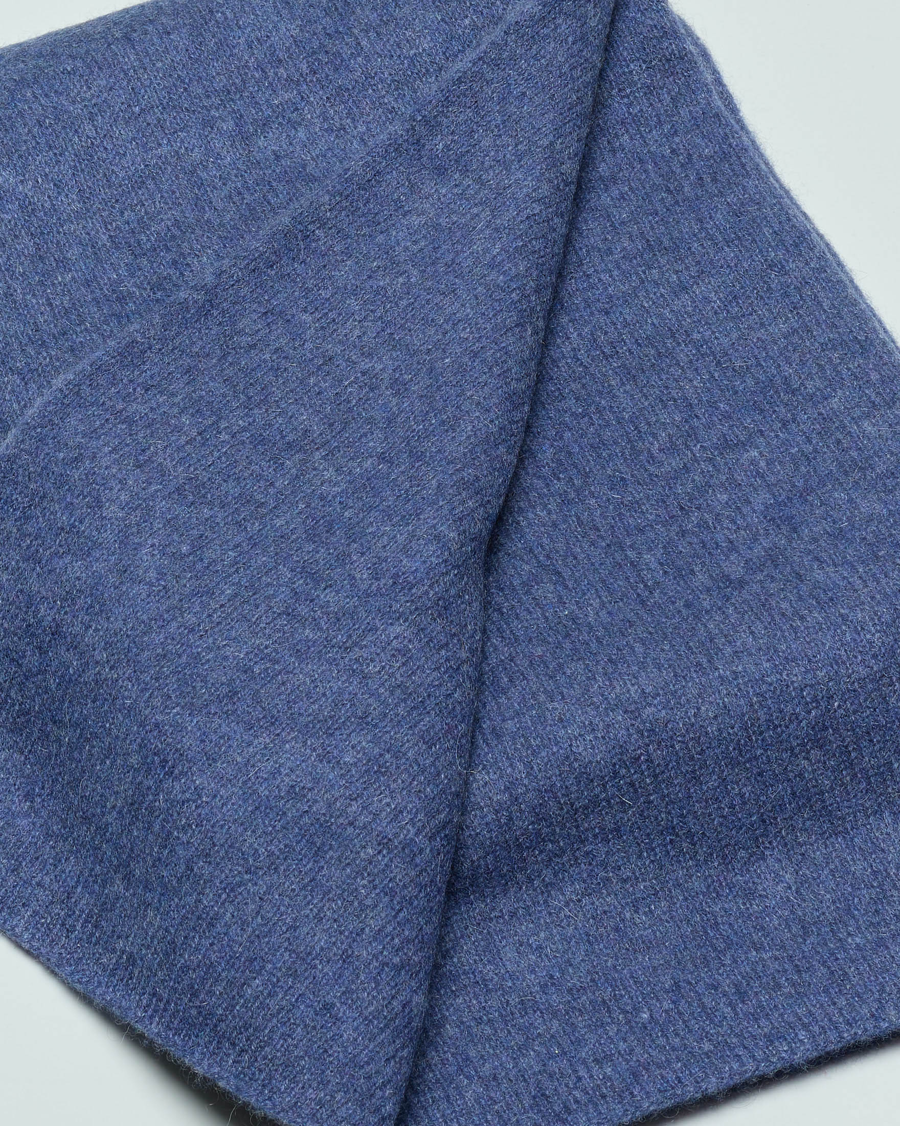 Stola blu indaco in puro cashmere a costine image