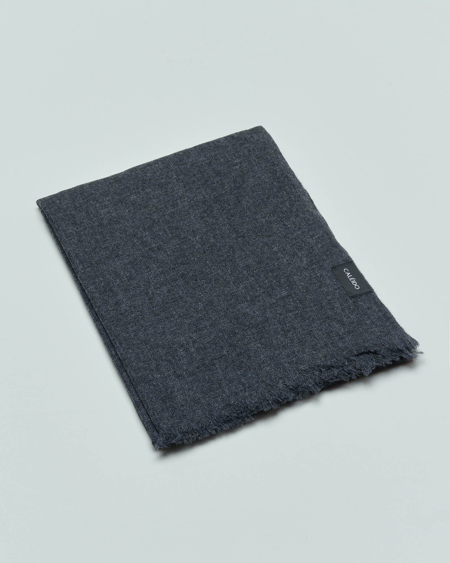 Sciarpa grigio antracite in puro cashmere