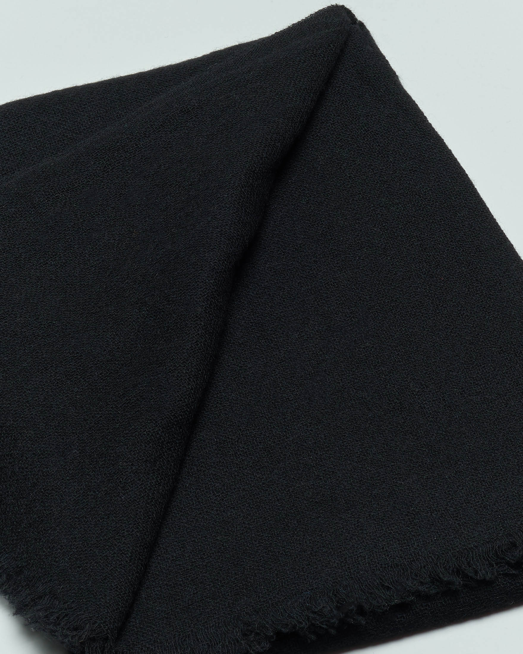 Sciarpa nera in puro cashmere image