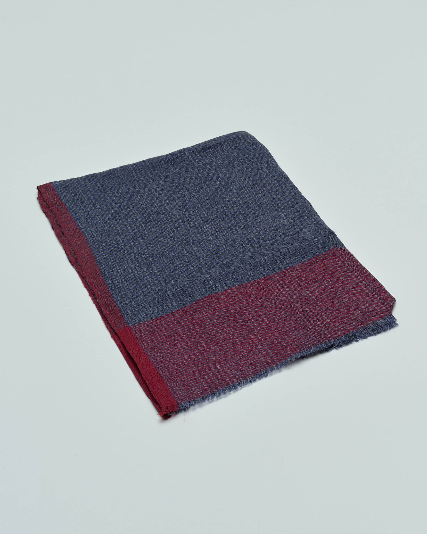Sciarpa Raja in pura lana a fantasia principe di galles blu e bordeaux