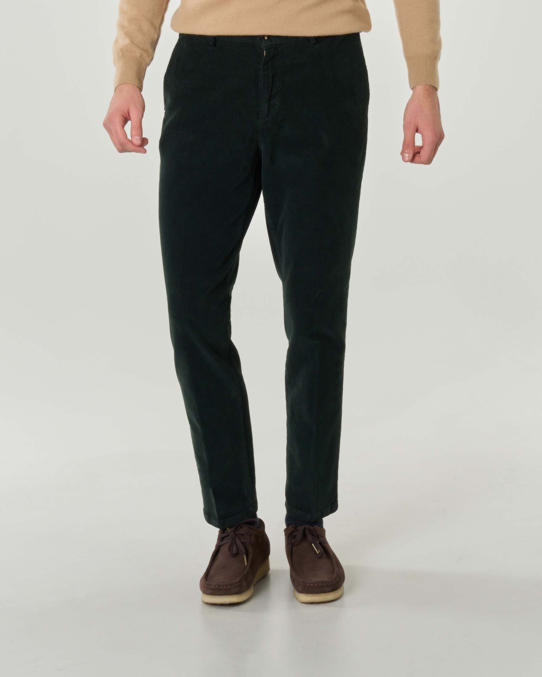Pantalone chino verde scuro in velluto millerighe di cotone stretch