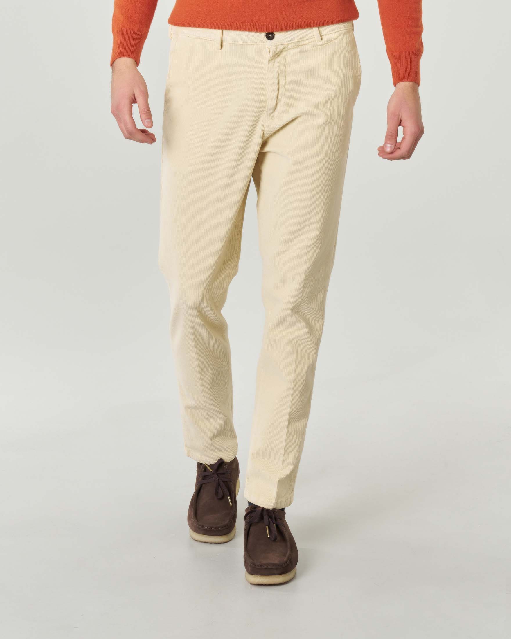 Pantalone chino beige in velluto millerighe di cotone stretch