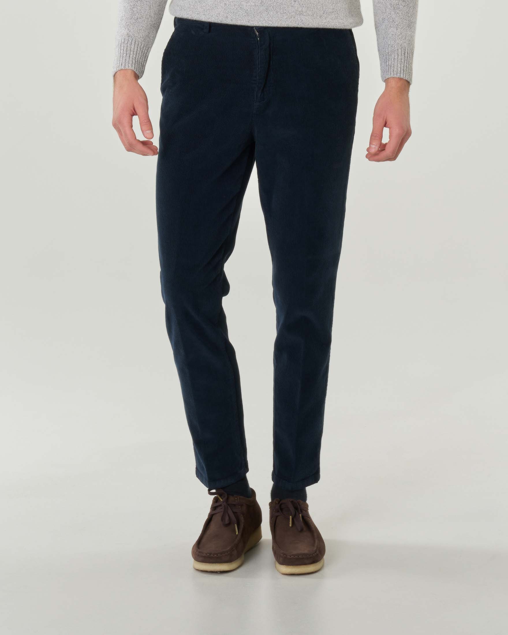 Pantalone chino blu notte in velluto millerighe di cotone stretch