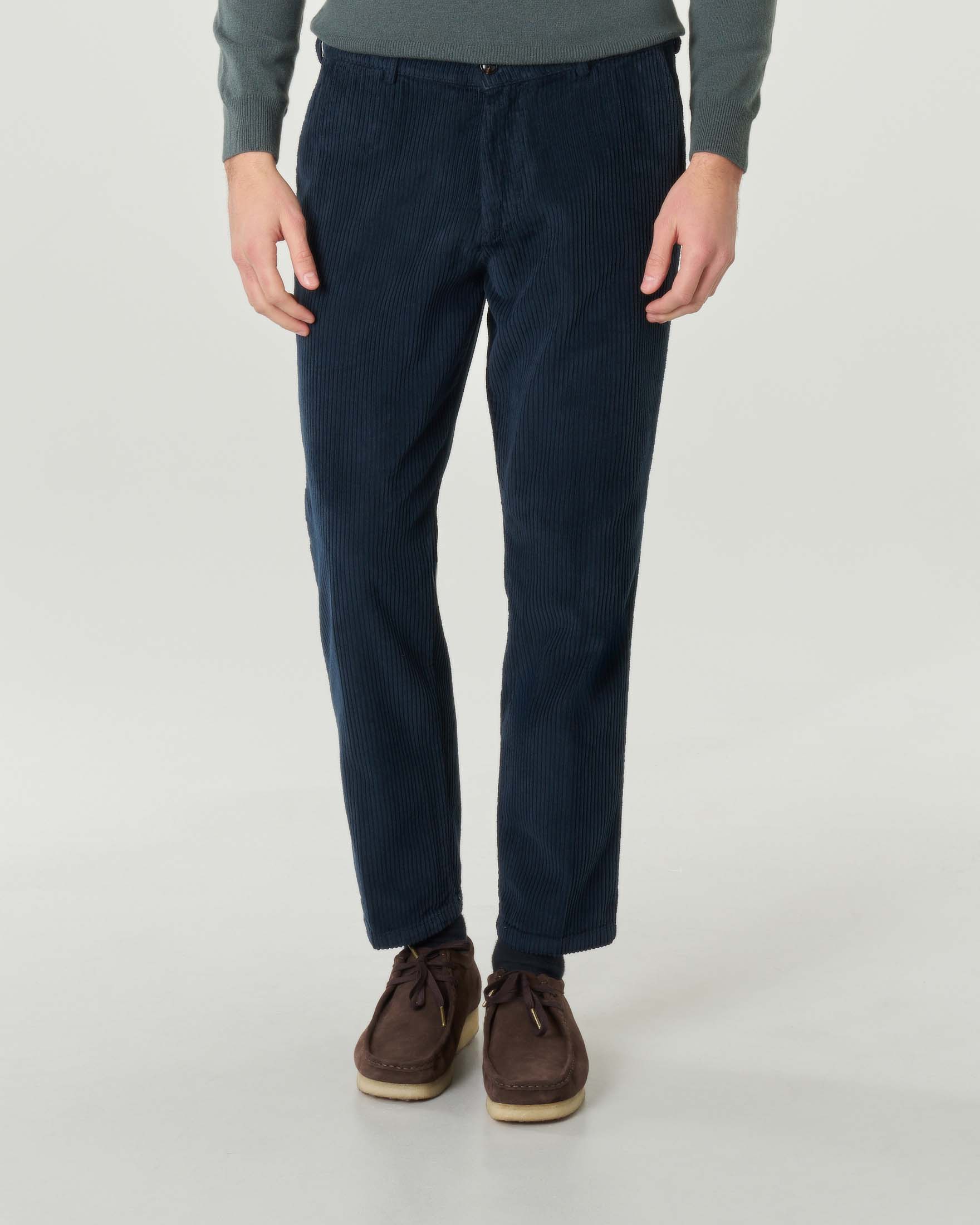 Pantalone chino blu in velluto costa roccia di puro cotone