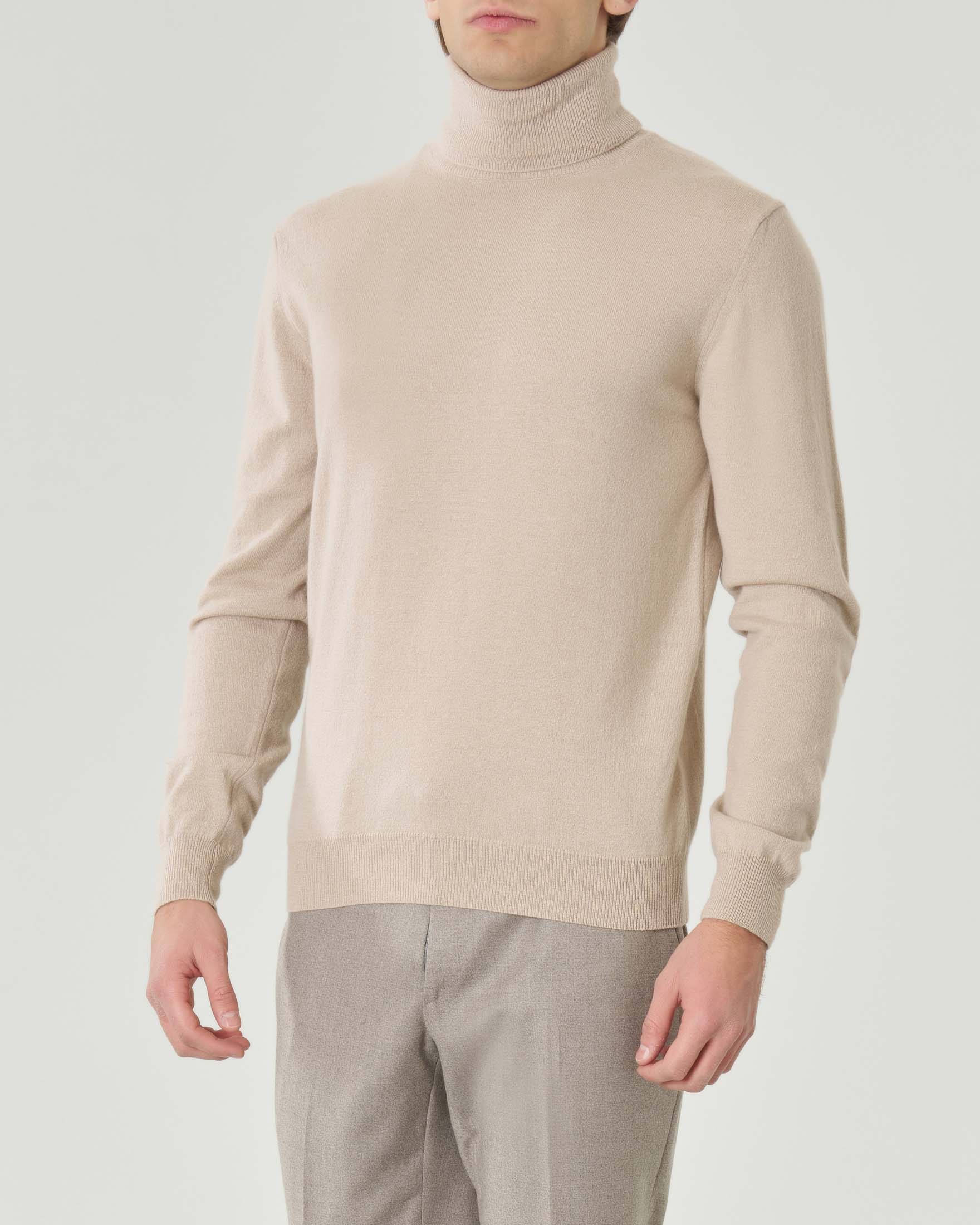 Dolcevita beige in misto lana e cachemire finezza 12