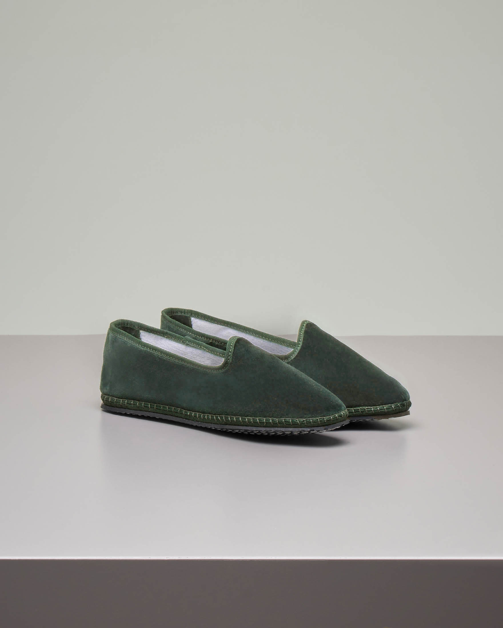 Friulane in velluto verde militare