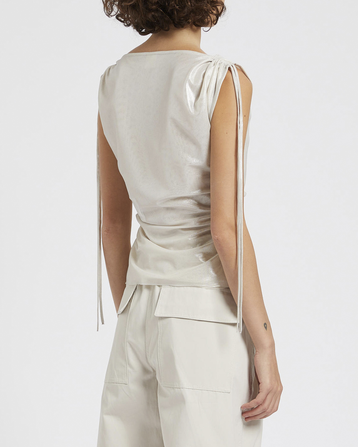 Top color gesso effetto metallizzato con coulisse lungo i fianchi Linea MONOCHROME image