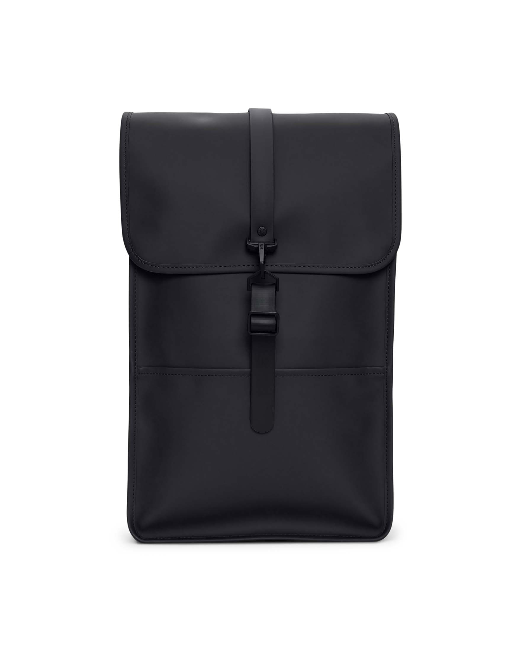 Zaino Backpack nero in tessuto tecnico impermeabile effetto gommato con patta