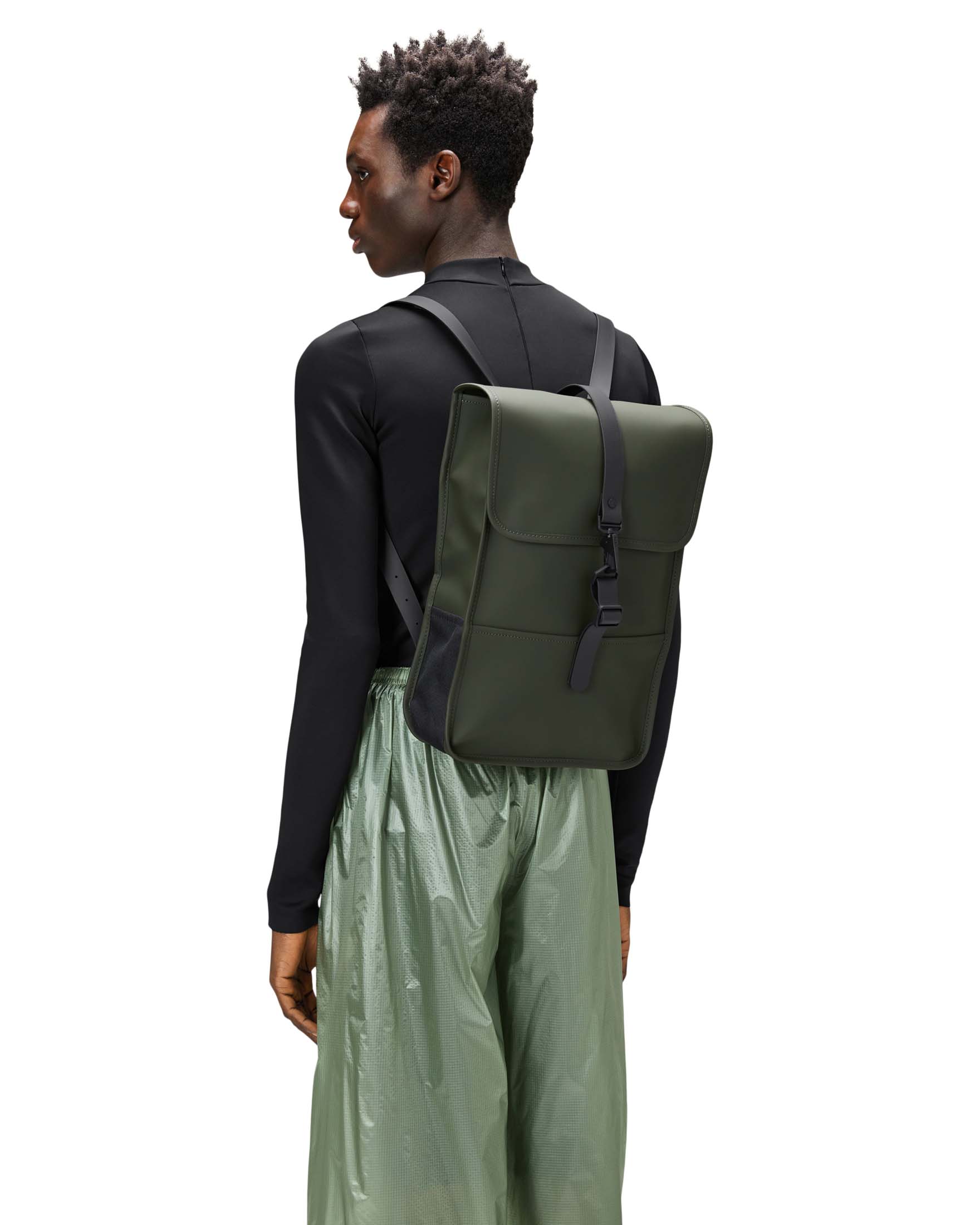 Zaino Backpack Mini verde militare in tessuto tecnico impermeabile effetto  gommato con patta