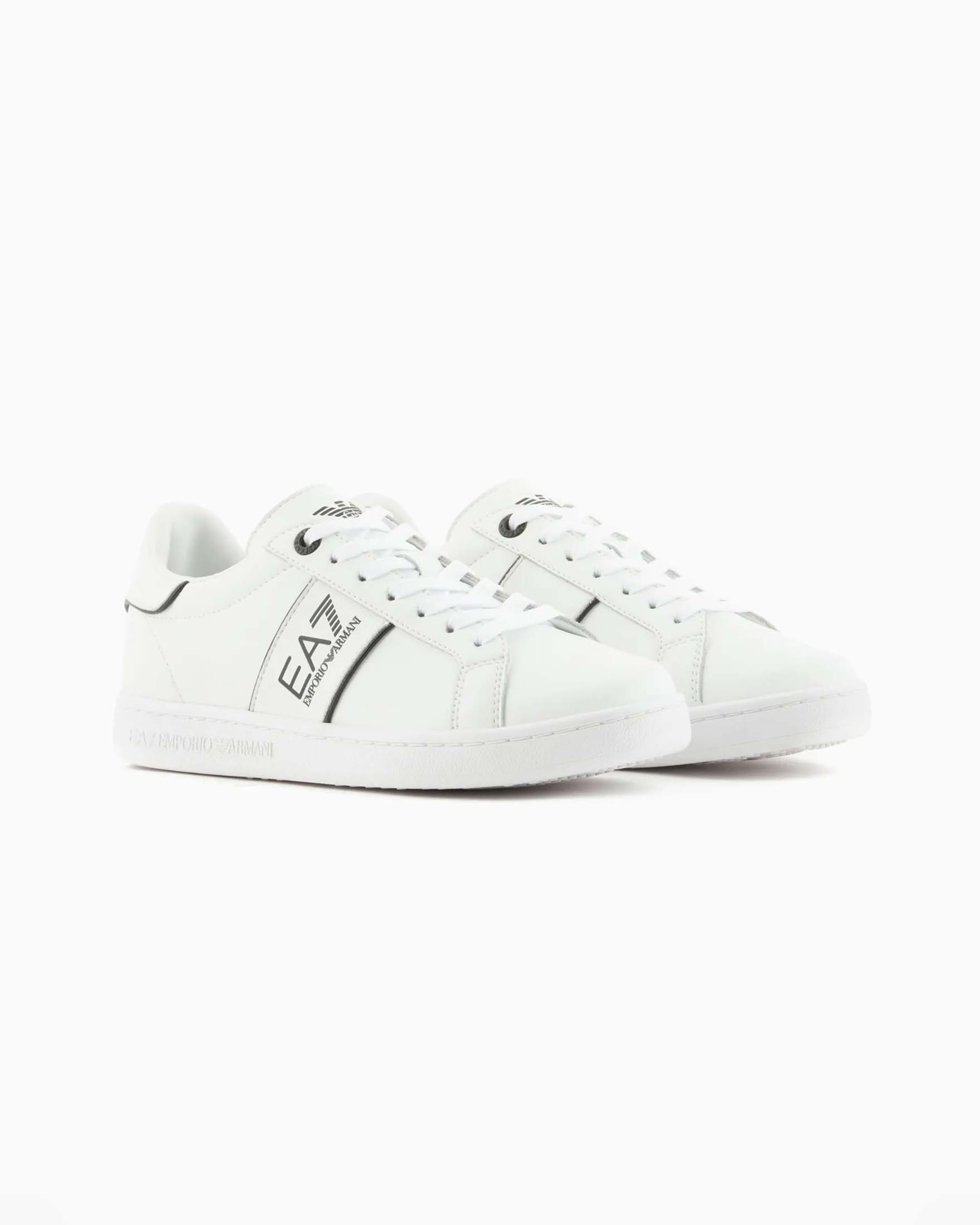 Sneakers bianche in pelle con fascia porta logo image