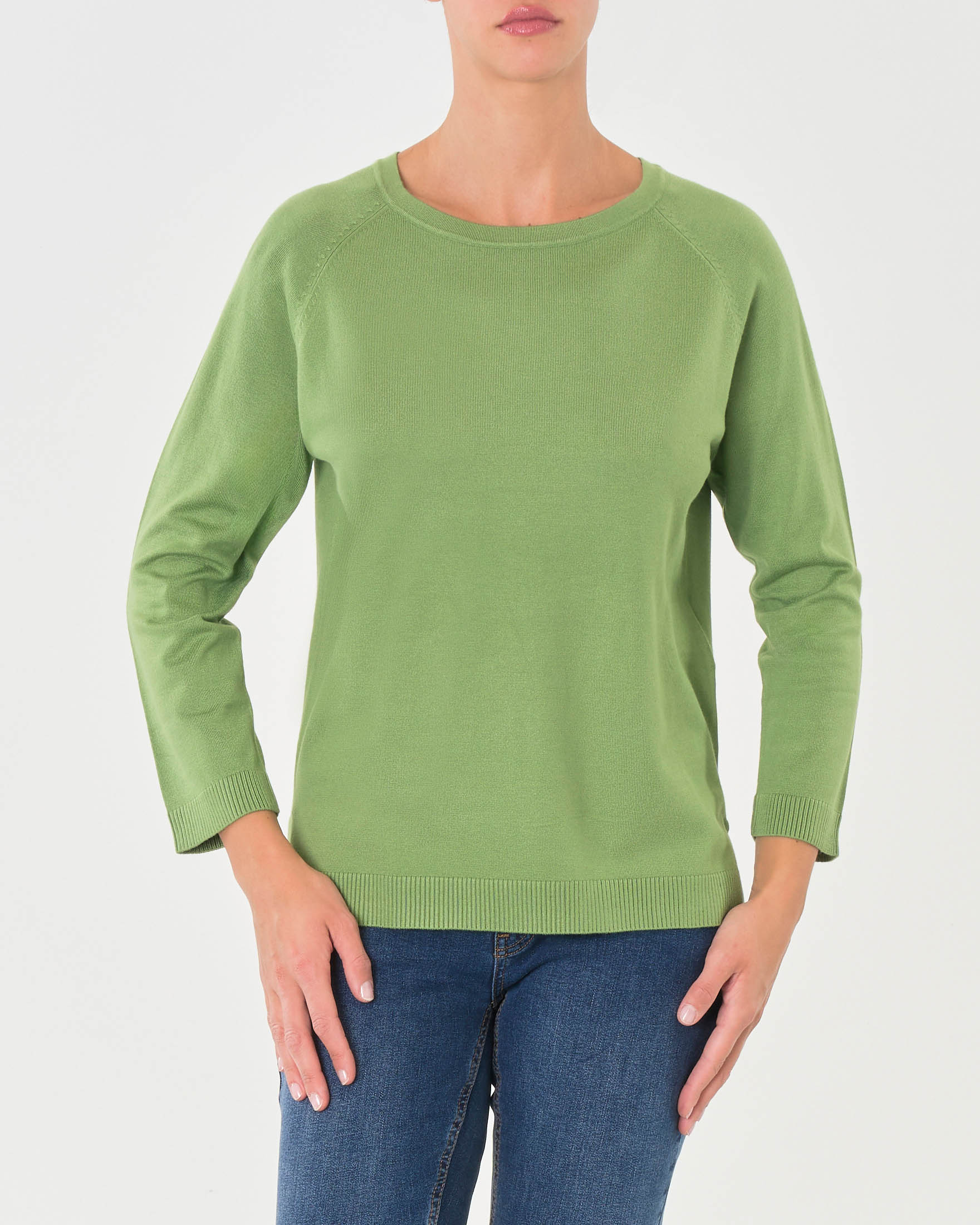 Maglia verde in misto viscosa con scollo a barchetta e spacchetti laterali