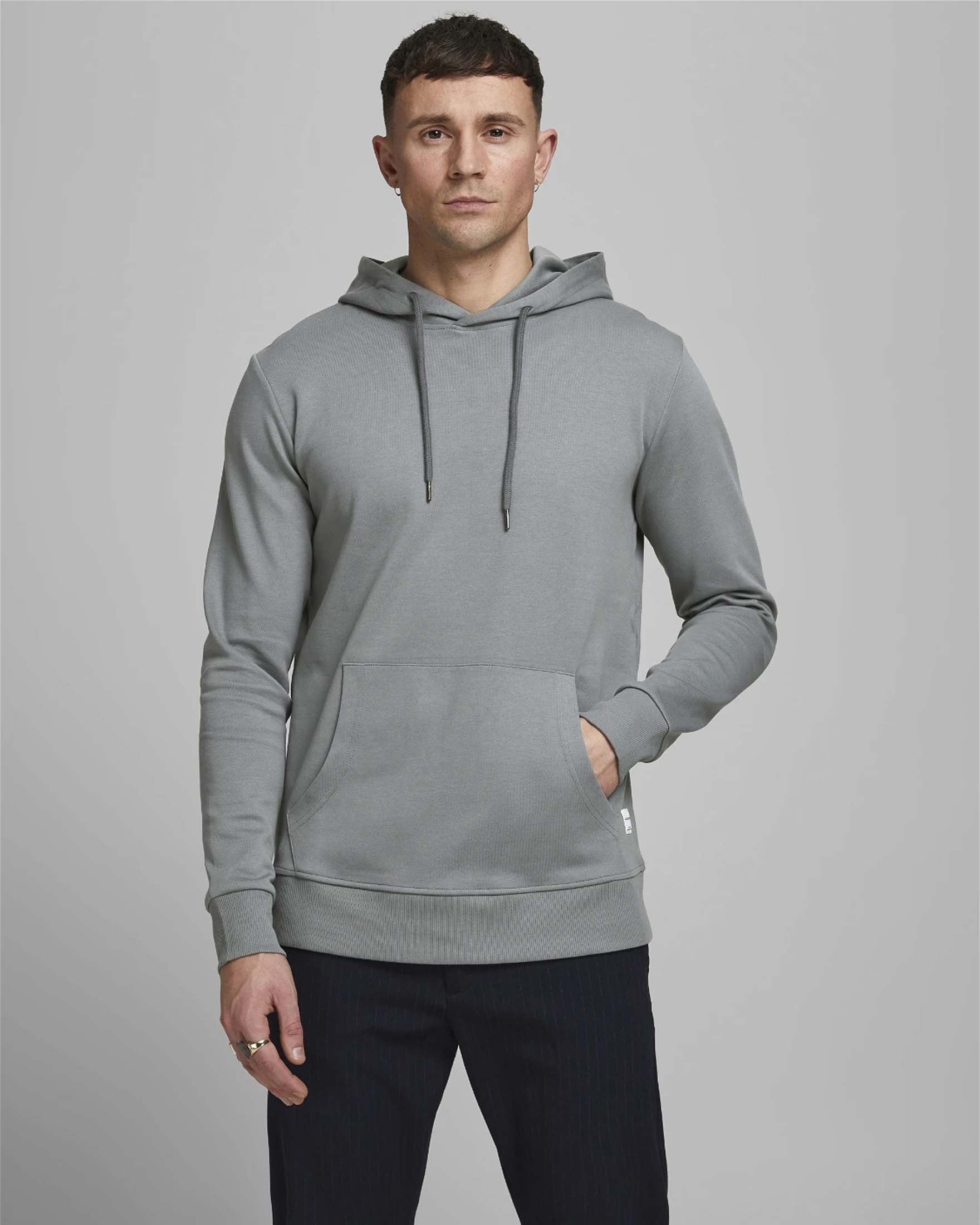 Felpa verde salvia con cappuccio regular fit in misto cotone con tasca a marsupio frontale