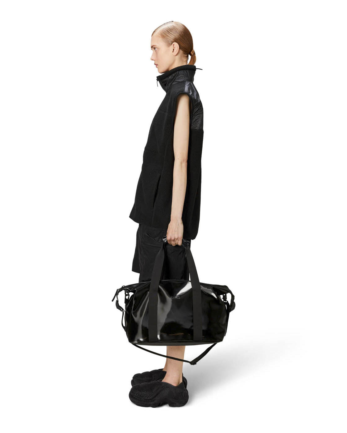 Borsa Weekend small nera effetto lucido con doppio manico e tracolla rimovibile image