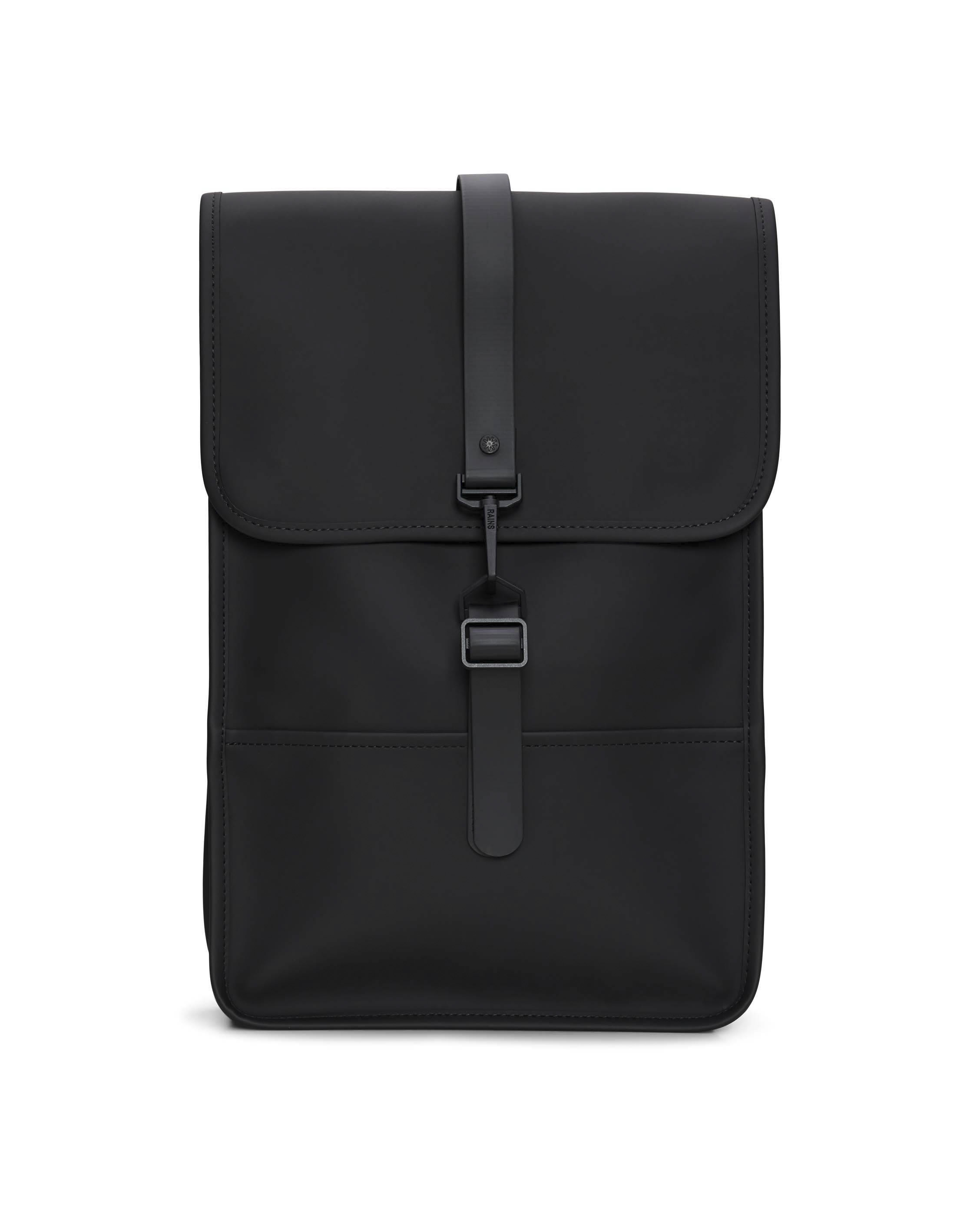 Zaino Backpack Mini nero dalla linea rettangolare con tasca frontale e chiusura a moschettone